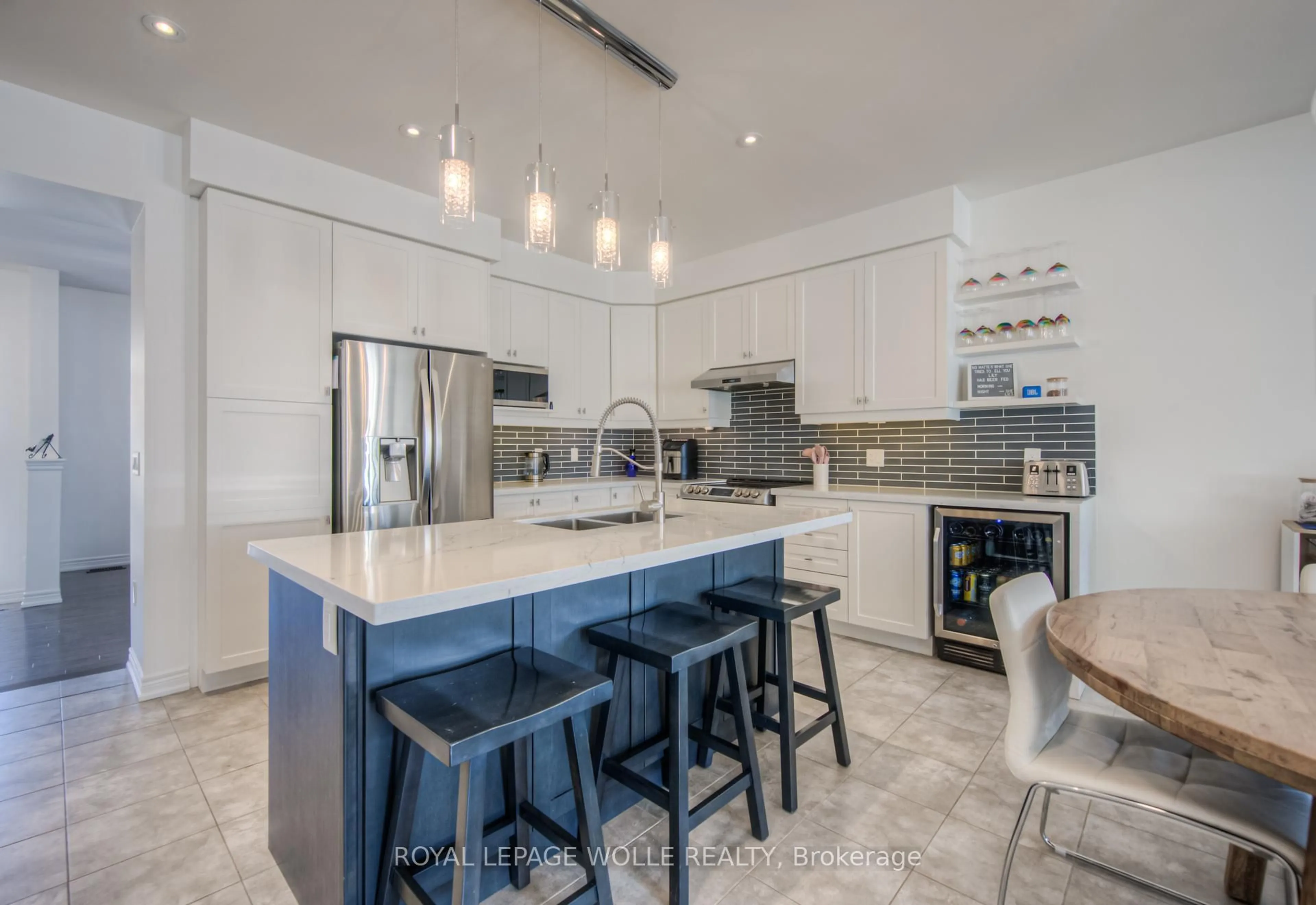 Open concept kitchen, ceramic/tile floor for 174 Etheridge Ave, Milton Ontario L9E 1H1