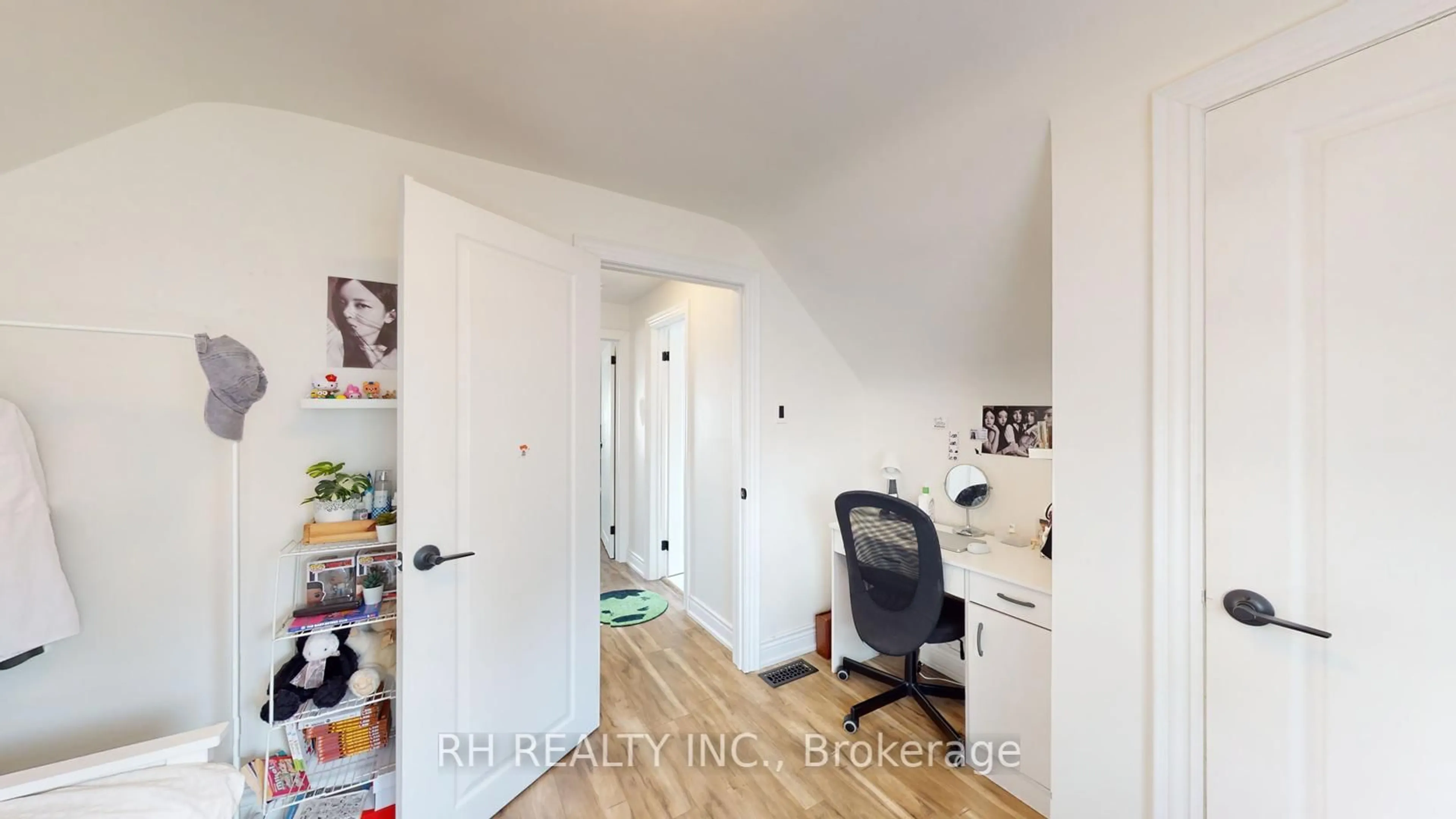 A pic of a room for 40 Patika Ave, Toronto Ontario M9N 2E9