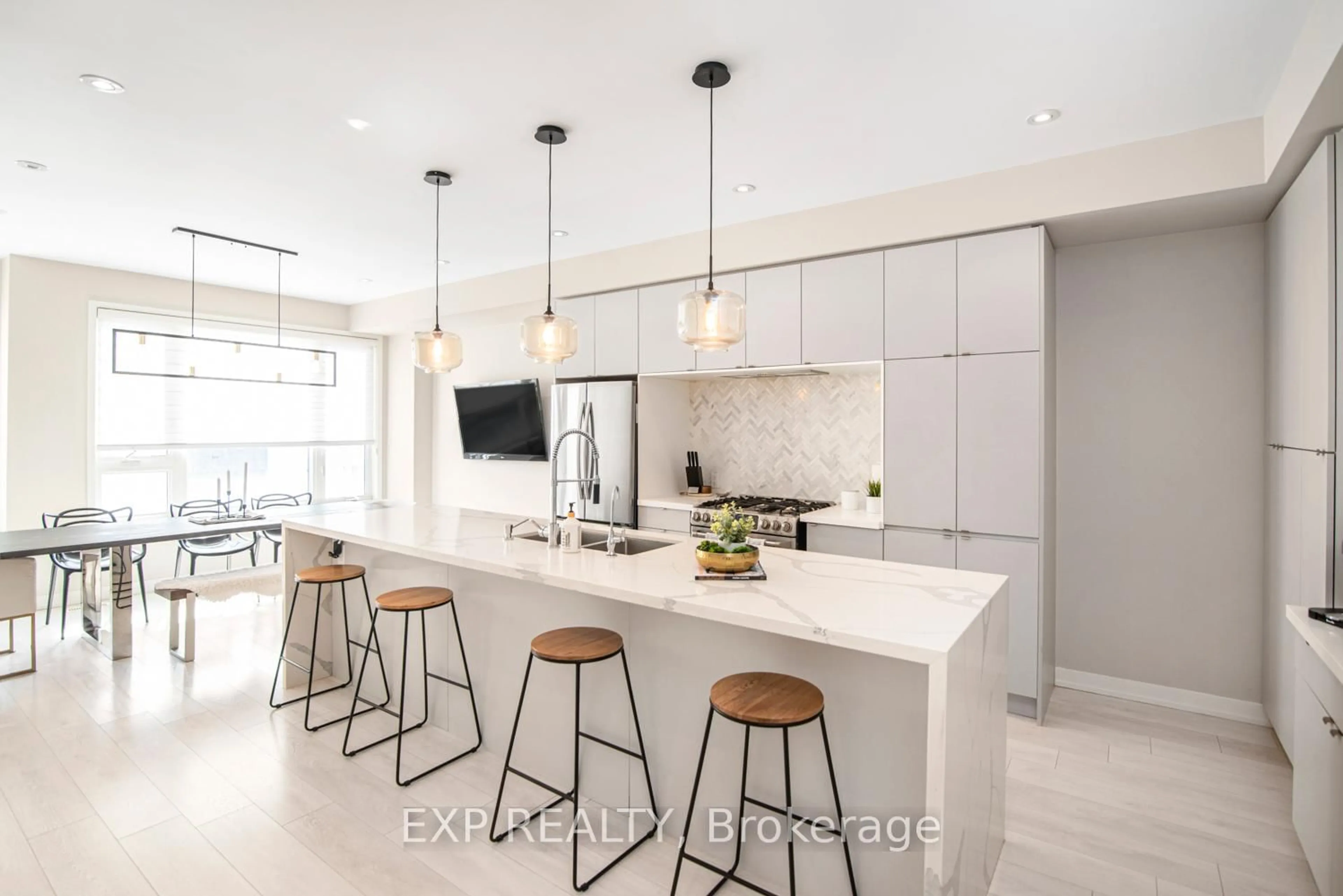 Contemporary kitchen, unknown for 177 Huguenot Rd, Oakville Ontario L6H 0L4