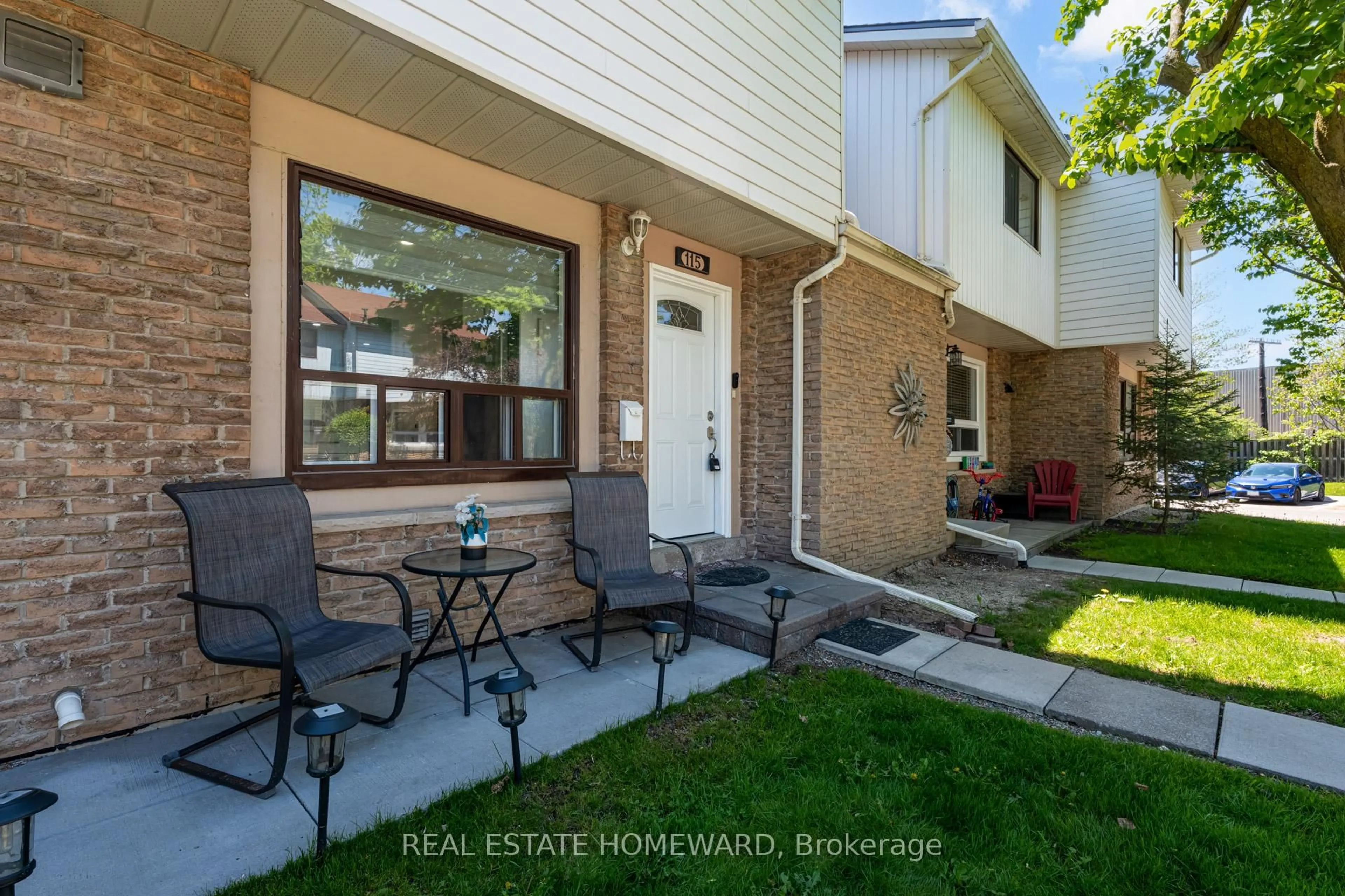 Patio, street for 6540 Falconer Dr #115, Mississauga Ontario L5N 1M1