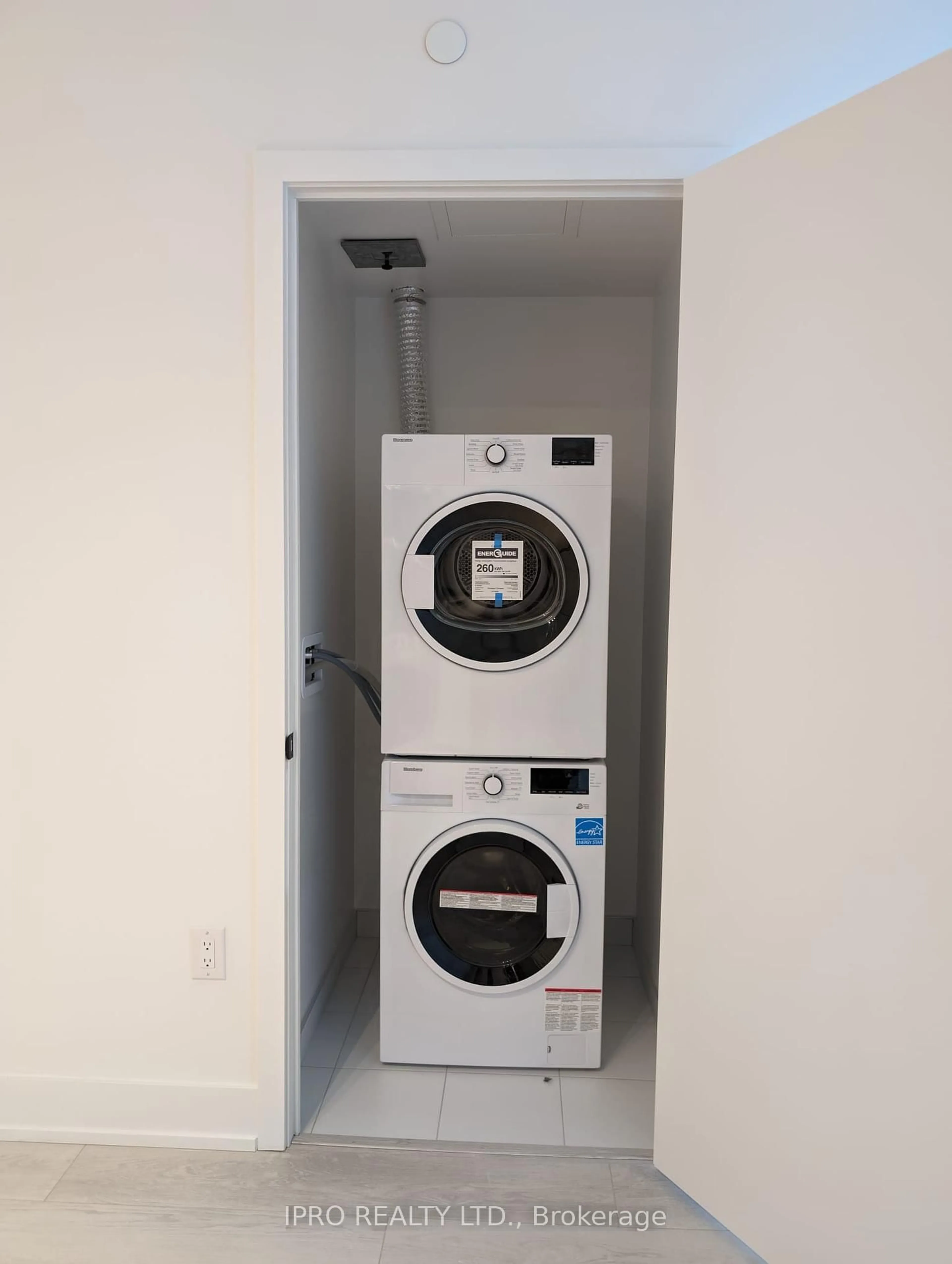 Laundry room for 2450 Old Bronte Rd #402, Oakville Ontario L6M 5P6