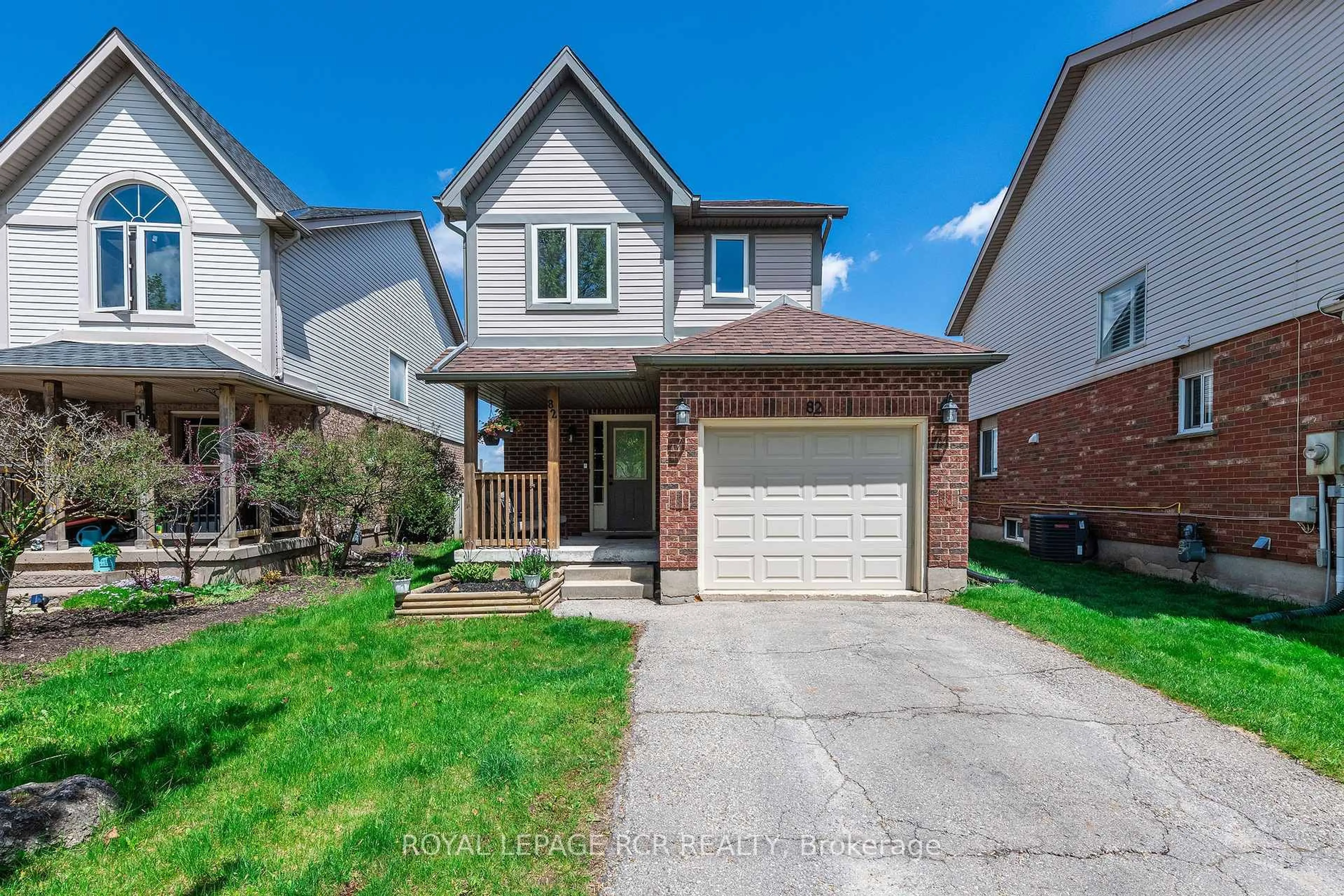 Home with brick exterior material, street for 82 Colbourne Cres, Orangeville Ontario L9W 5A9