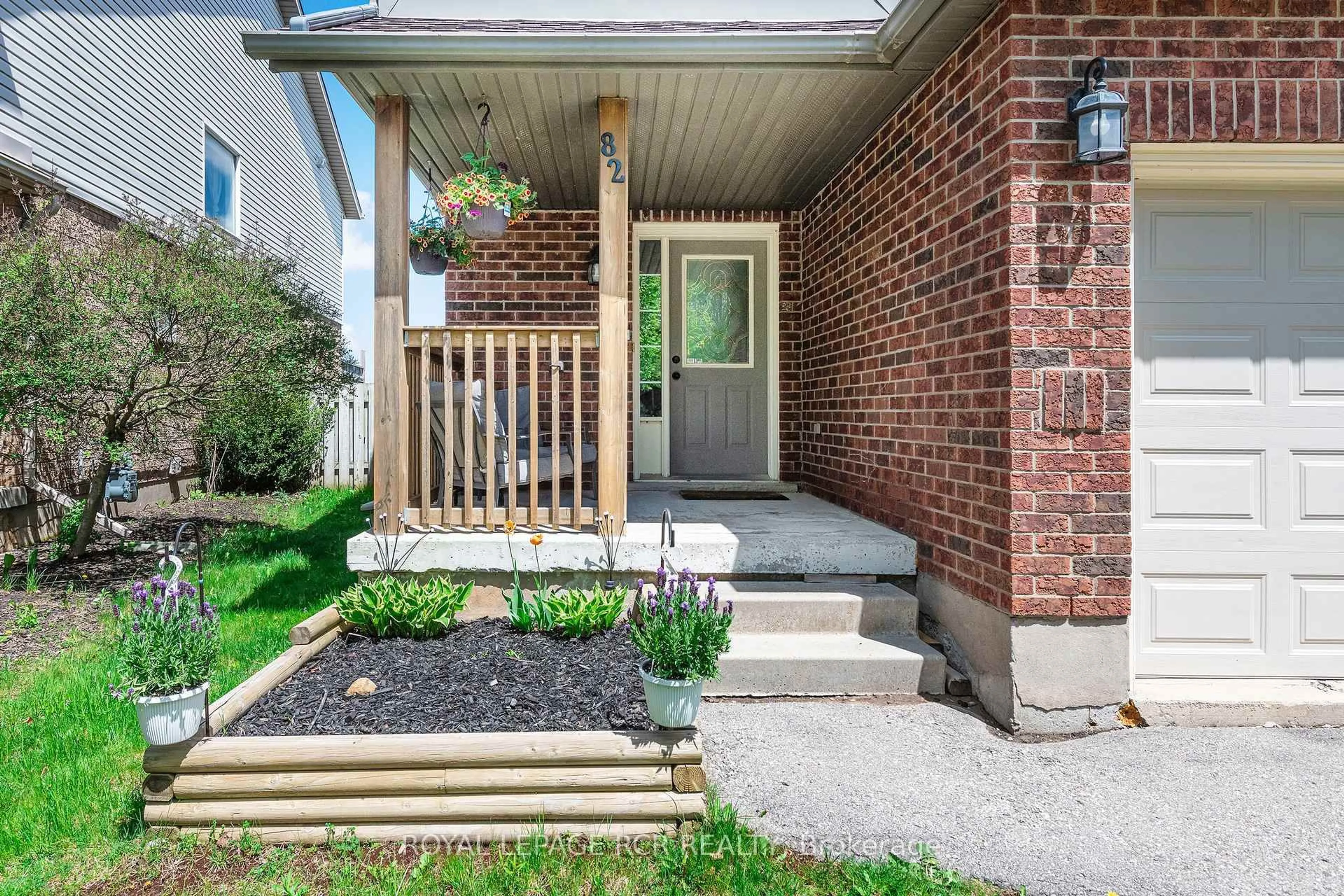 Unknown for 82 Colbourne Cres, Orangeville Ontario L9W 5A9