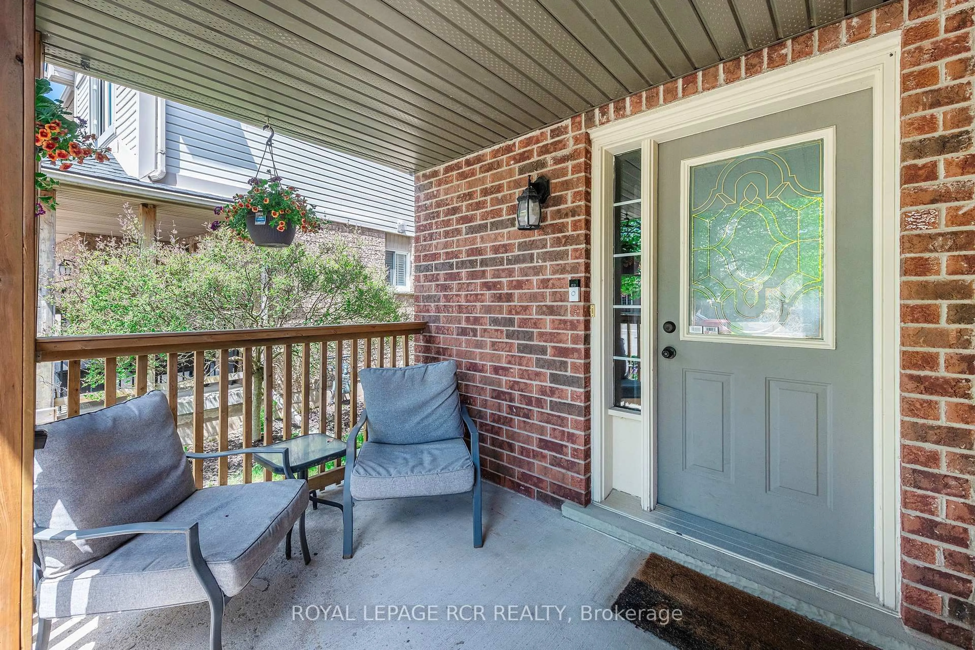 Patio, street for 82 Colbourne Cres, Orangeville Ontario L9W 5A9