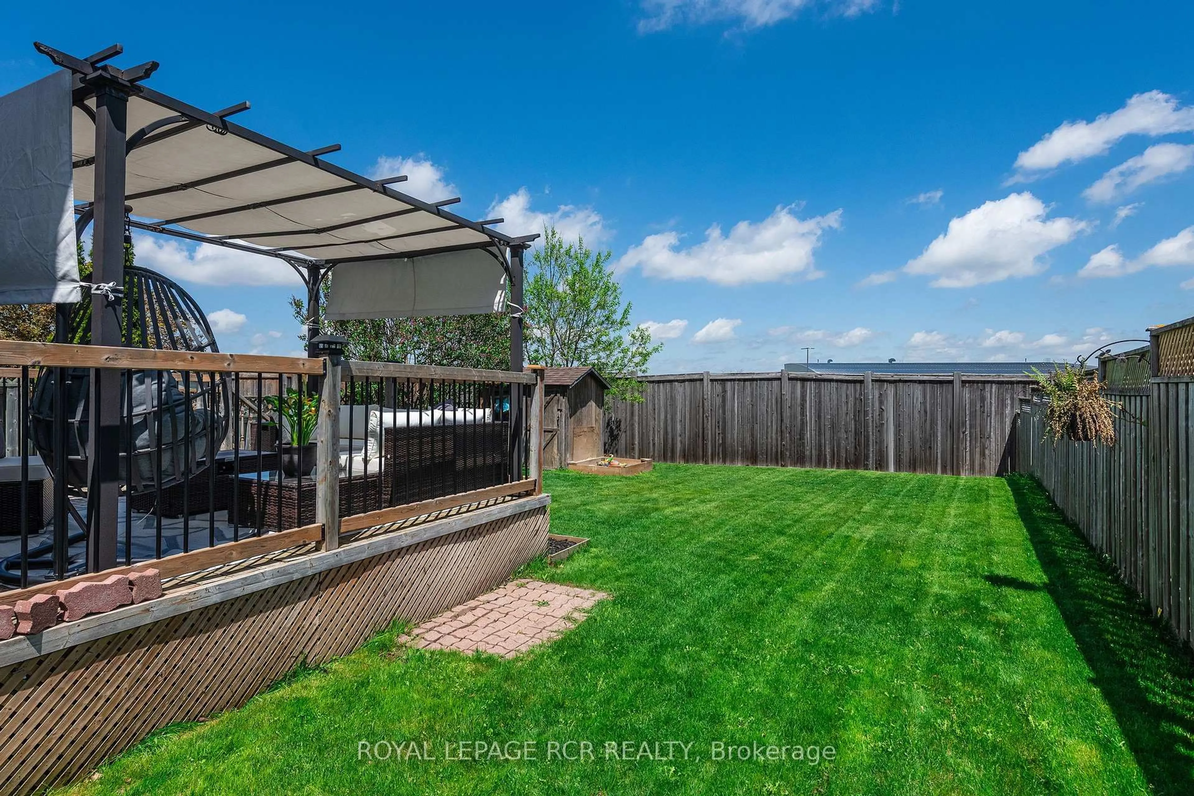 Patio, unknown for 82 Colbourne Cres, Orangeville Ontario L9W 5A9