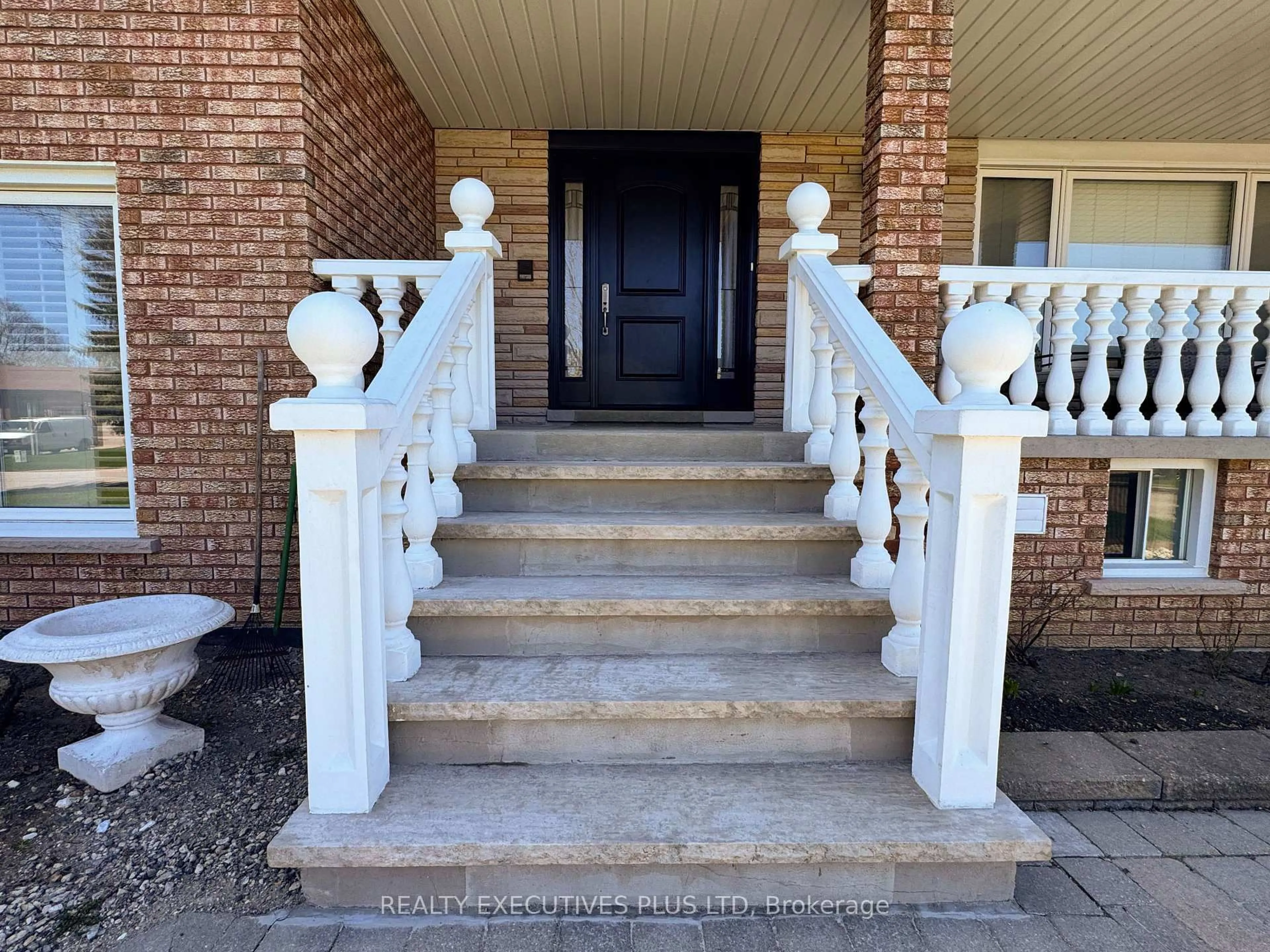 Unknown for 6 Mcleod Crt, Caledon Ontario L7C 1H7