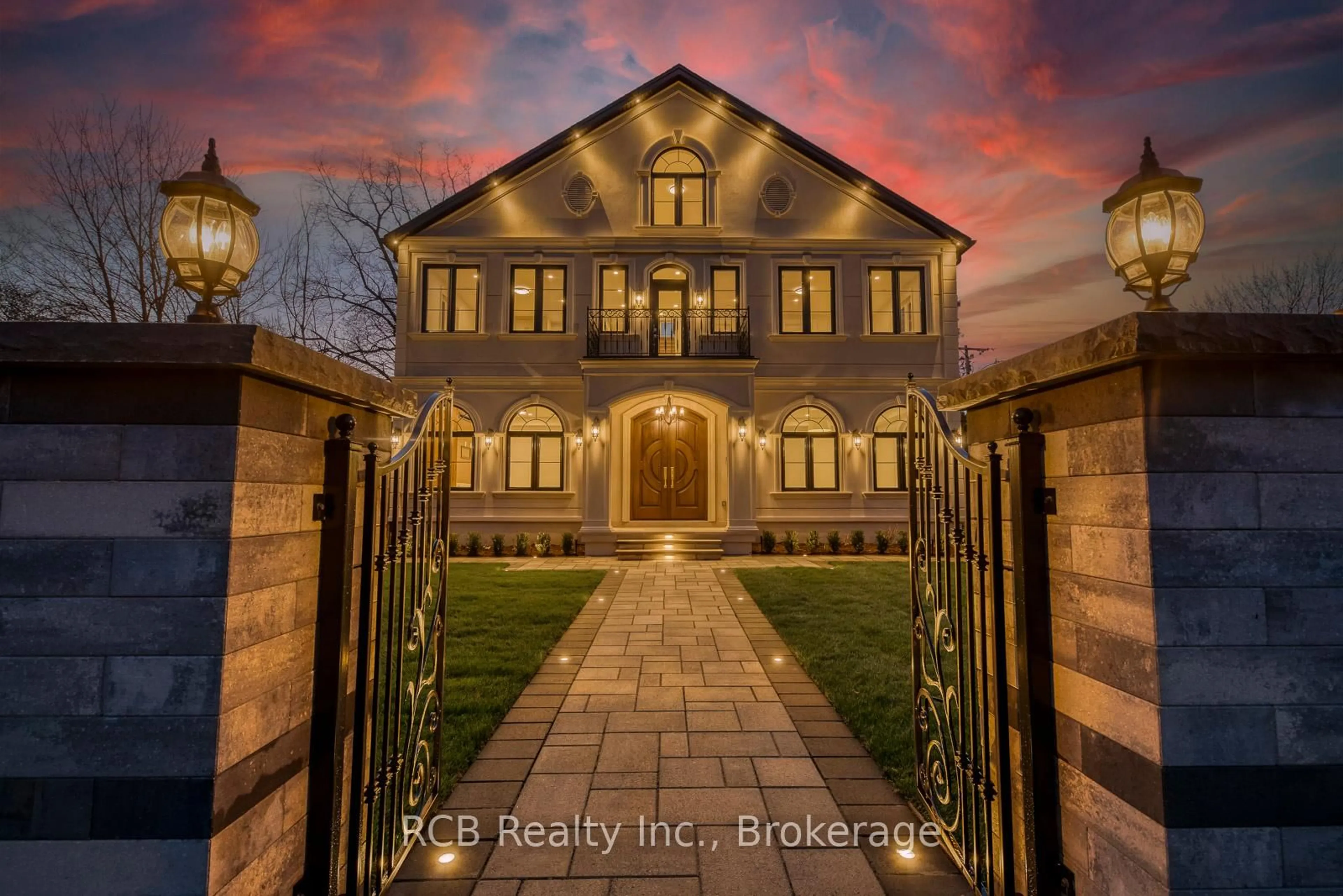 Indoor entryway for 3503 New St, Burlington Ontario L7N 1N5
