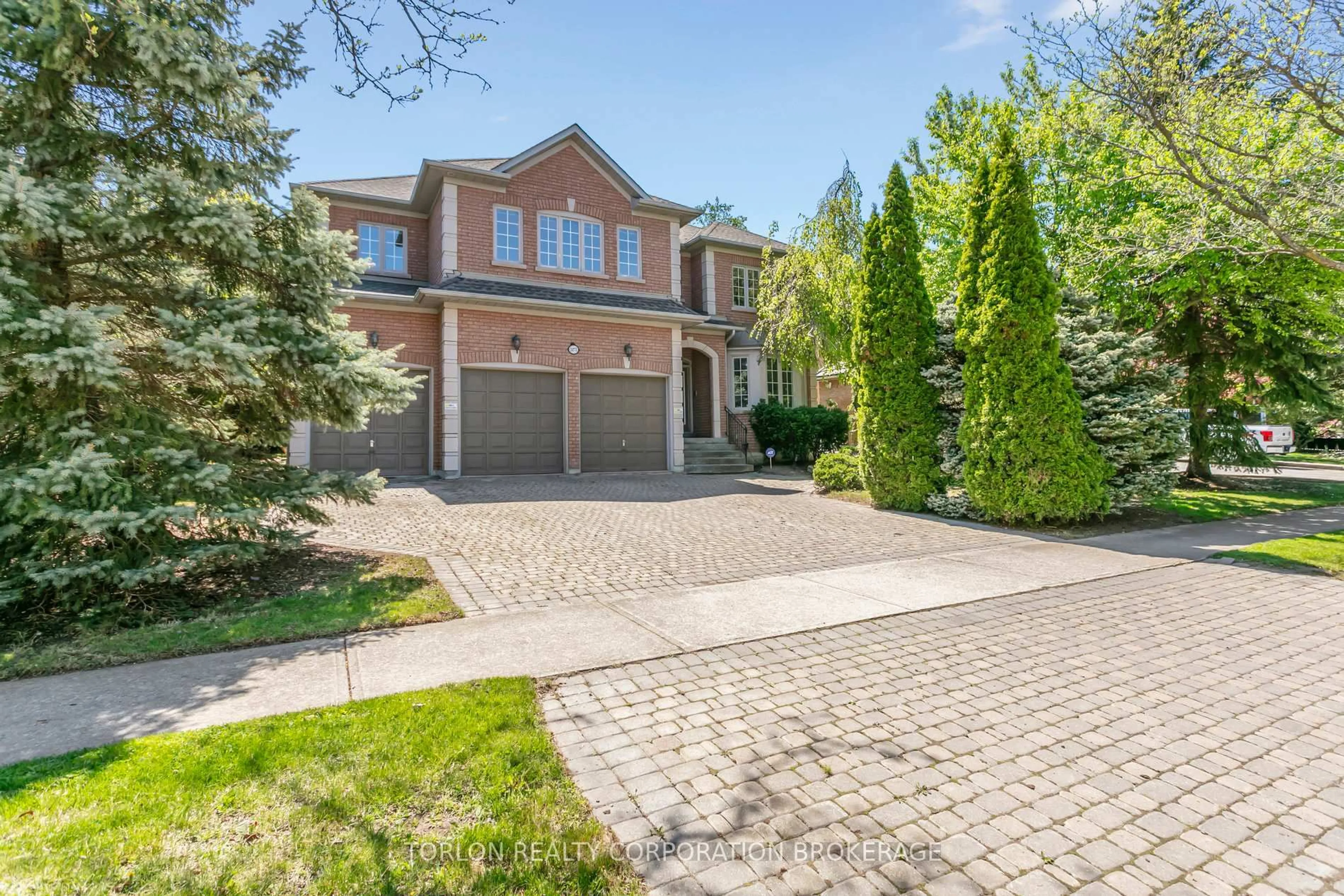 Home with brick exterior material, street for 5272 Forest Ridge Dr, Mississauga Ontario L5M 5B4