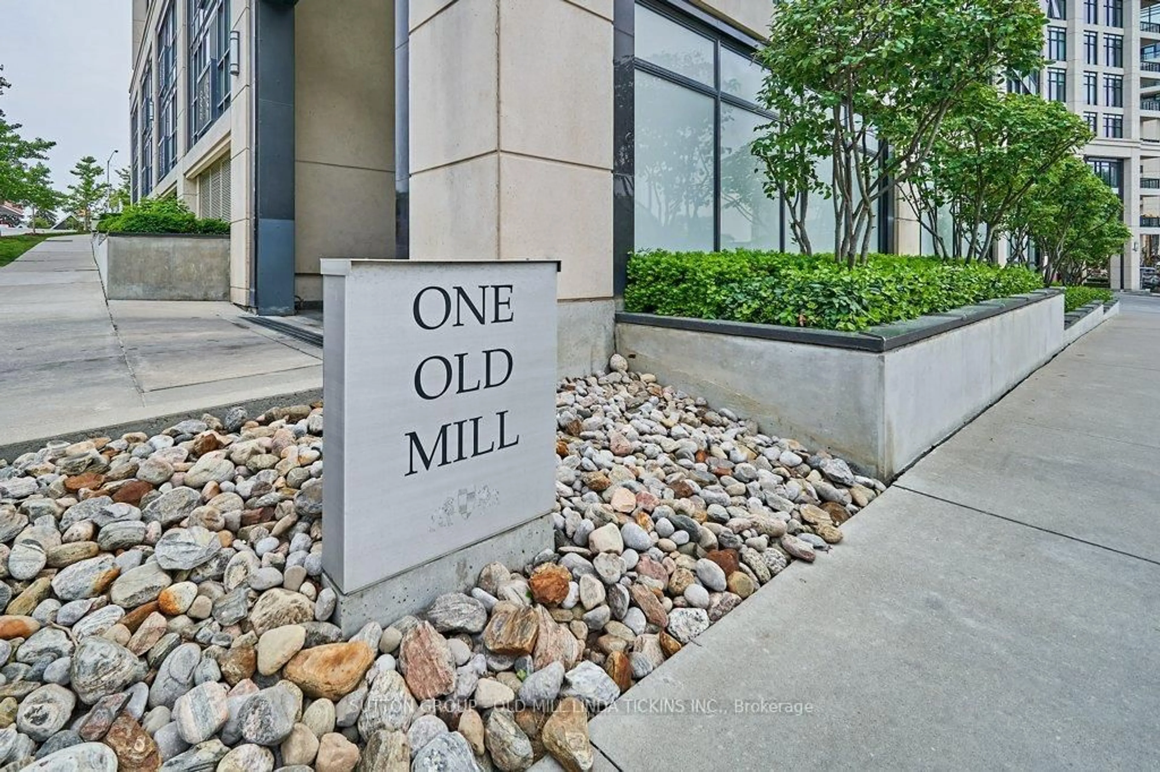 Unknown for 1 Old Mill Dr #927, Toronto Ontario M6S 0A1