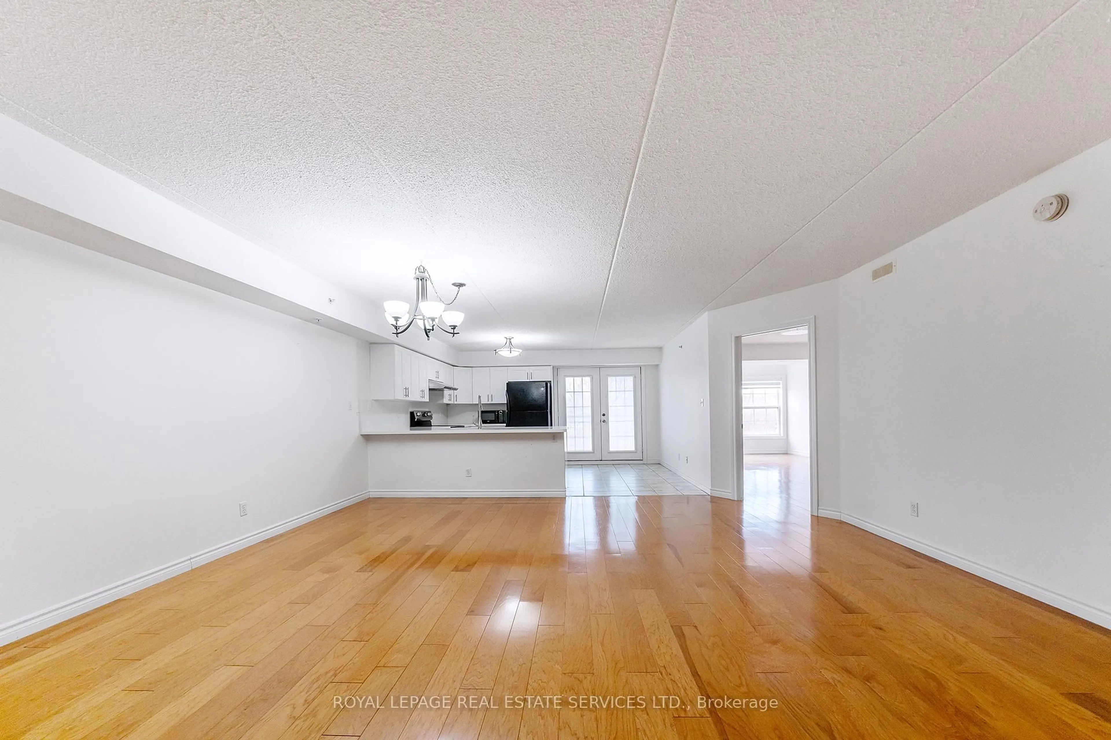 A pic of a room for 1460 Bishops Gate #212, Oakville Ontario L6M 4N5