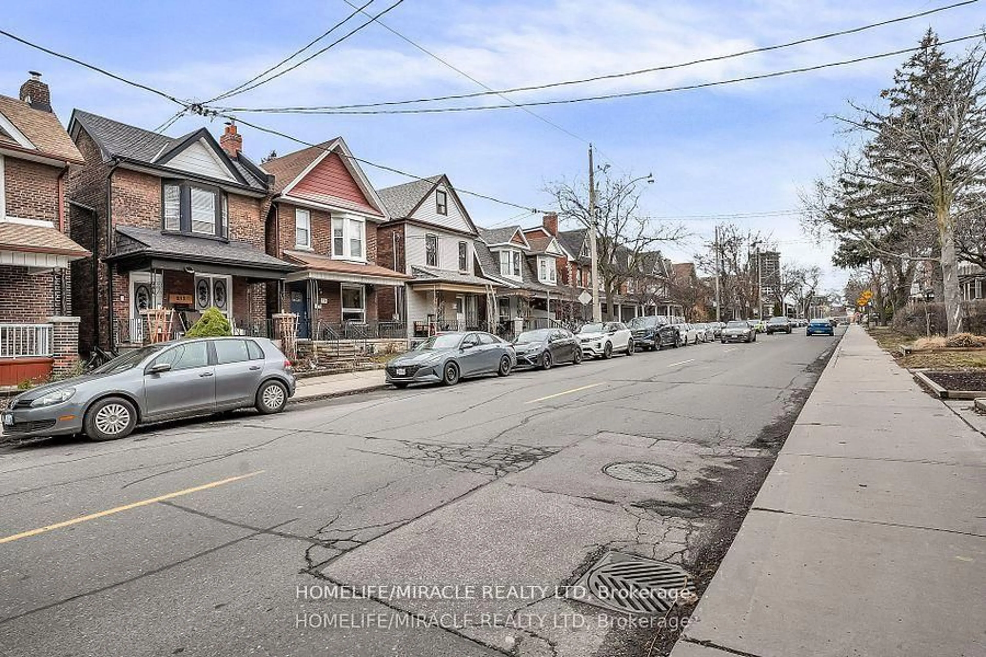 Unknown for 212 Symington Ave, Toronto Ontario M6P 3W6