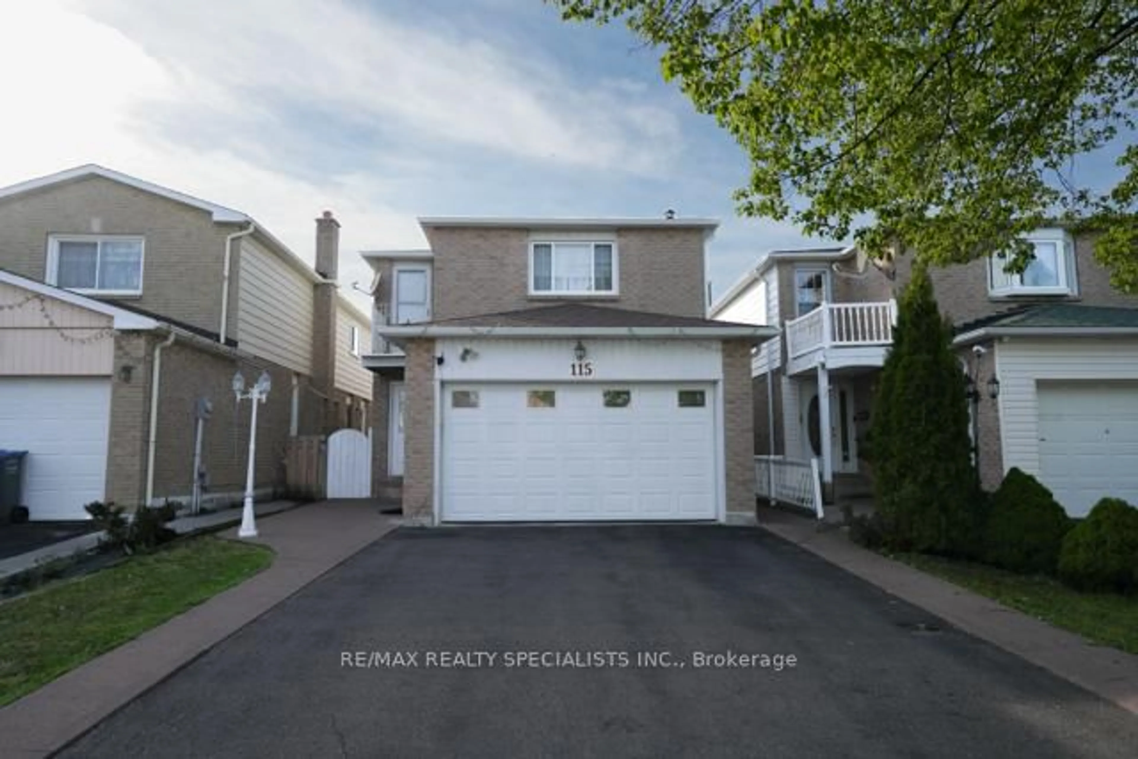 Home with vinyl exterior material, street for 115 Morton Way, Brampton Ontario L6Y 2P4
