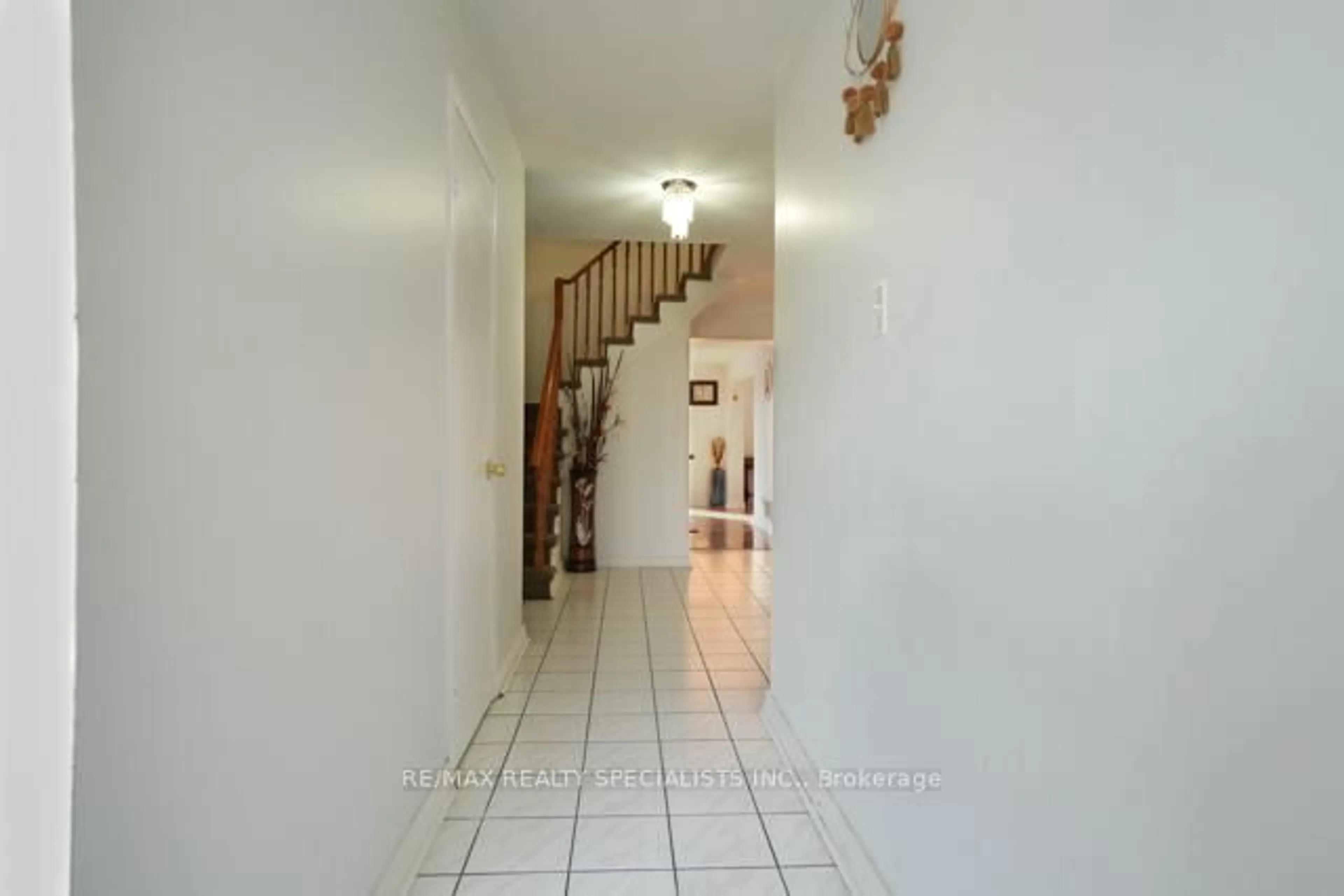 Indoor foyer for 115 Morton Way, Brampton Ontario L6Y 2P4