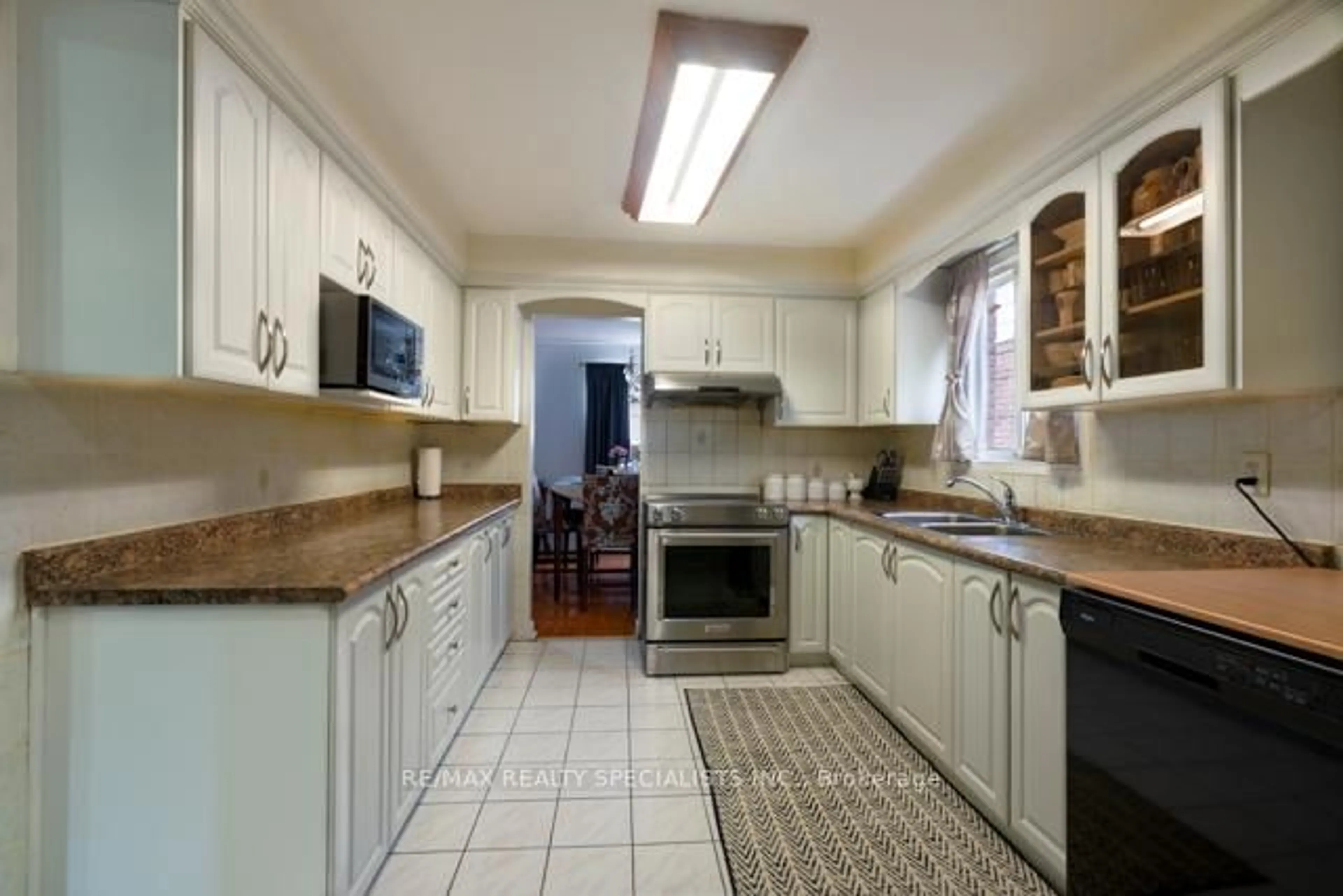 Standard kitchen, ceramic/tile floor for 115 Morton Way, Brampton Ontario L6Y 2P4