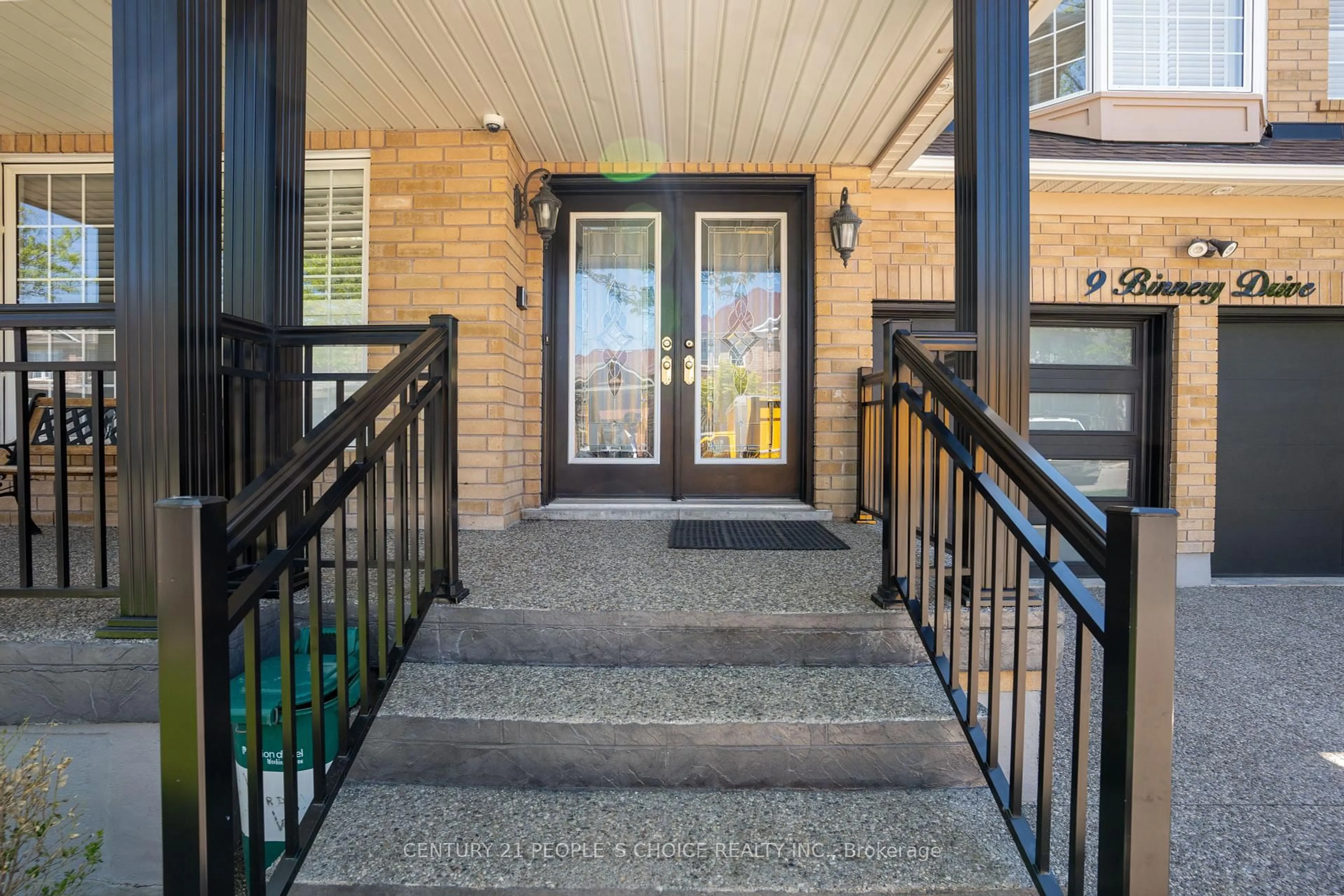 Indoor entryway for 9 Binnery Dr, Brampton Ontario L6P 1A3
