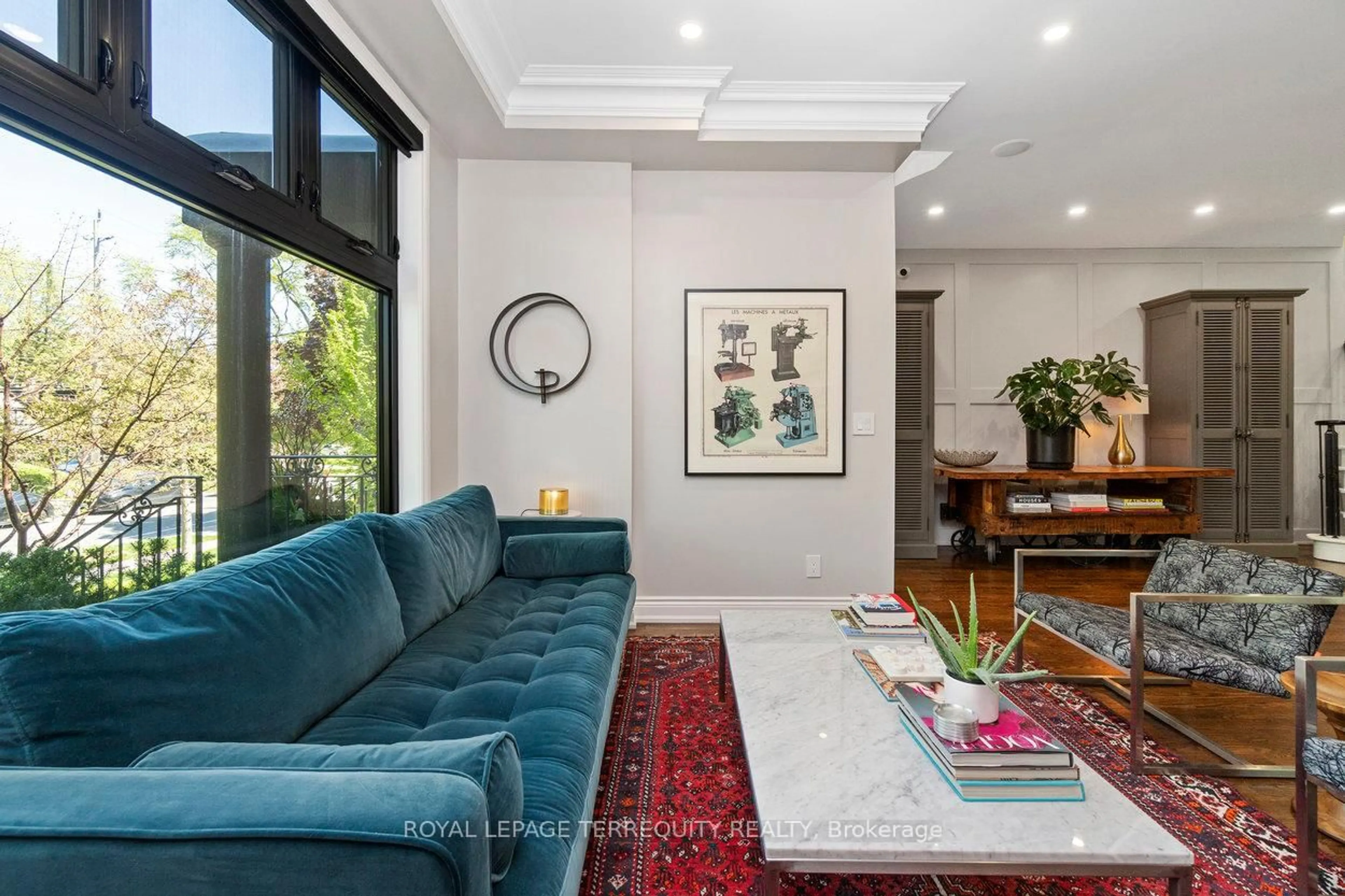 Living room with furniture, unknown for 1080 Royal York Rd, Toronto Ontario M8X 2G7