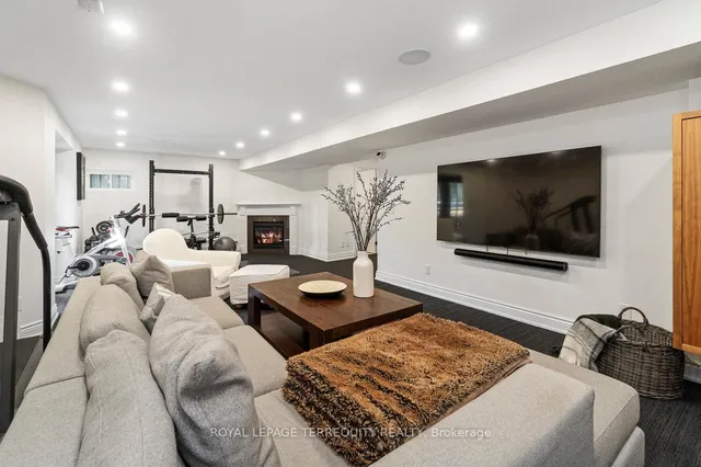 Additional property image - 1080 Royal York Rd