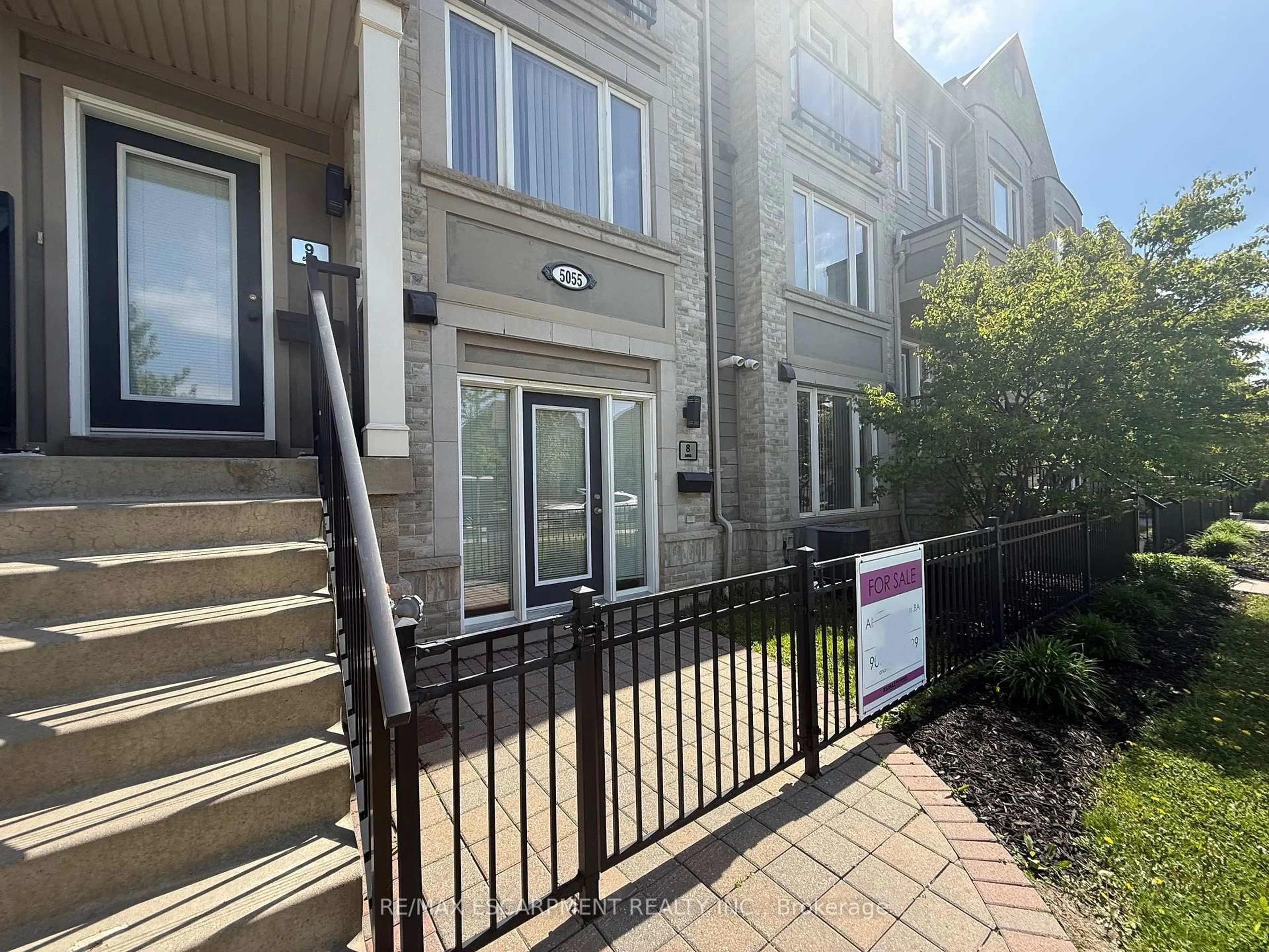 Unknown for 5055 Oscar Peterson Blvd #8, Mississauga Ontario L5M 0P4