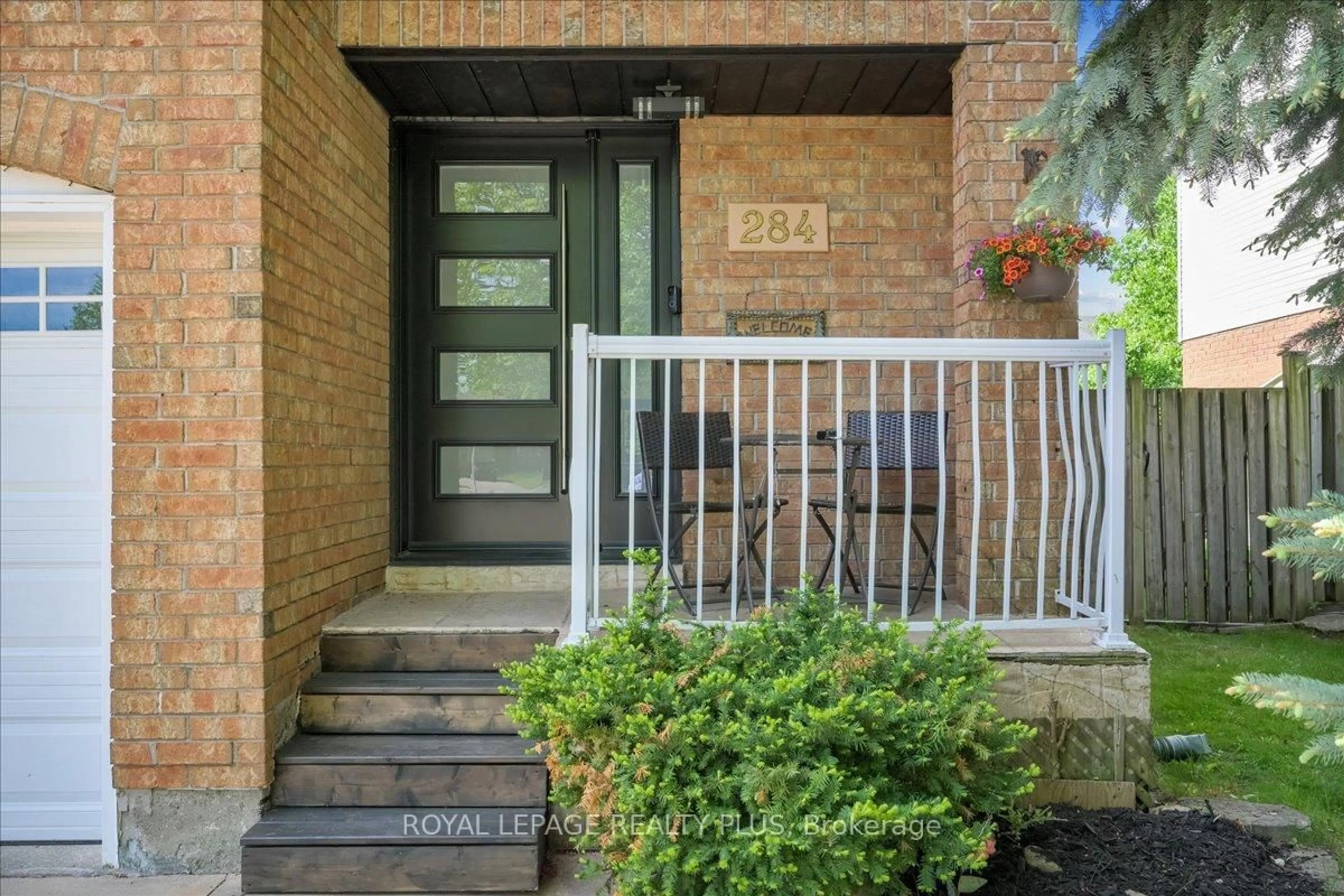 Indoor entryway for 284 Rimmington Dr, Oakville Ontario L6H 3N5