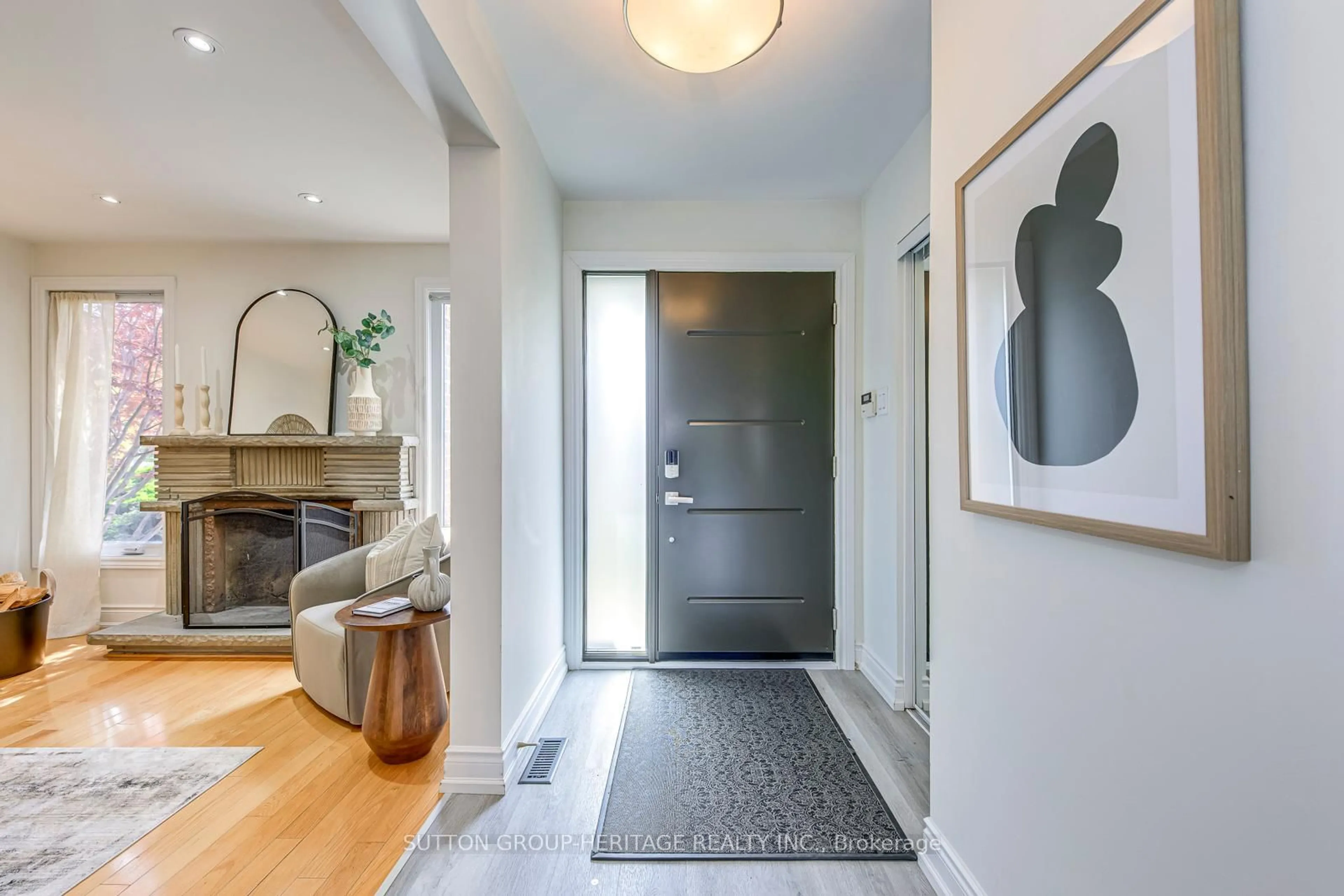Indoor entryway for 3012 Salerno Cres, Mississauga Ontario L5N 1T6