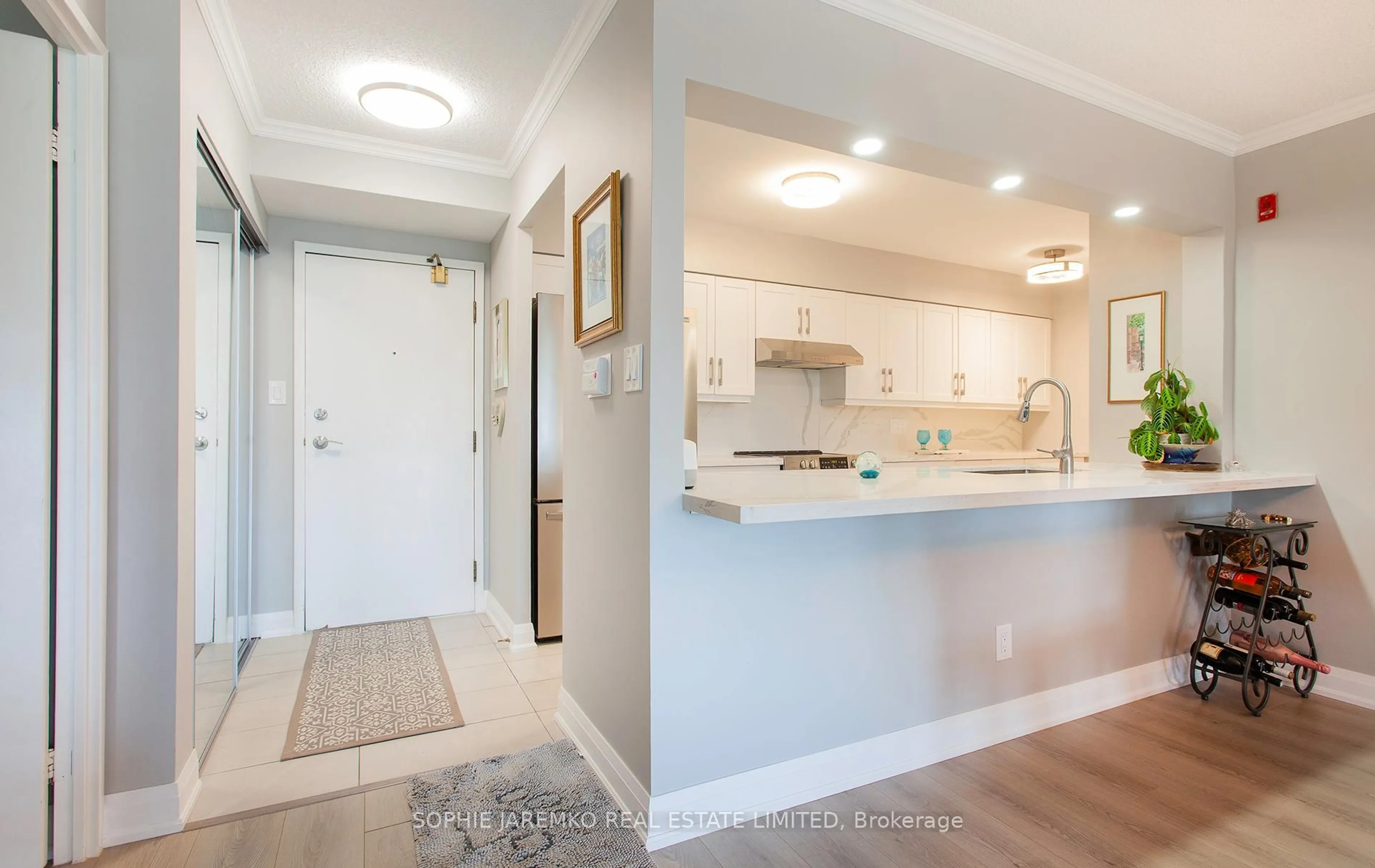 Indoor entryway for 22 Southport St #538, Toronto Ontario M6S 4Y9