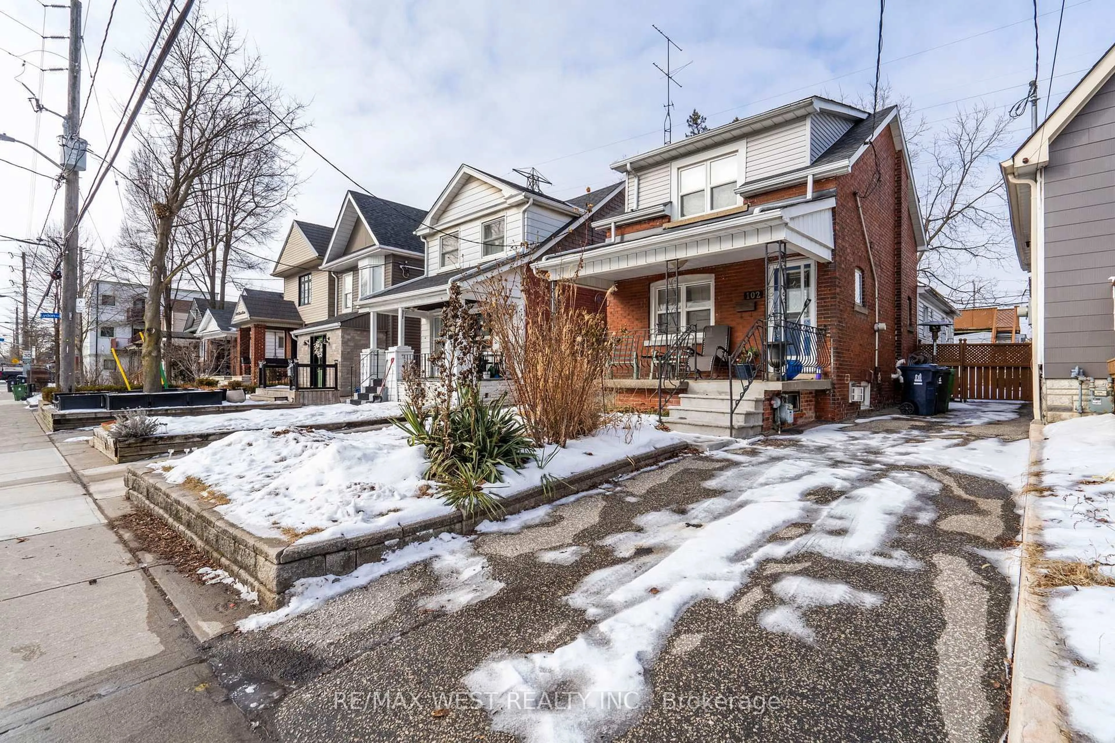 Unknown for 102 Eileen Ave, Toronto Ontario M6N 1V4