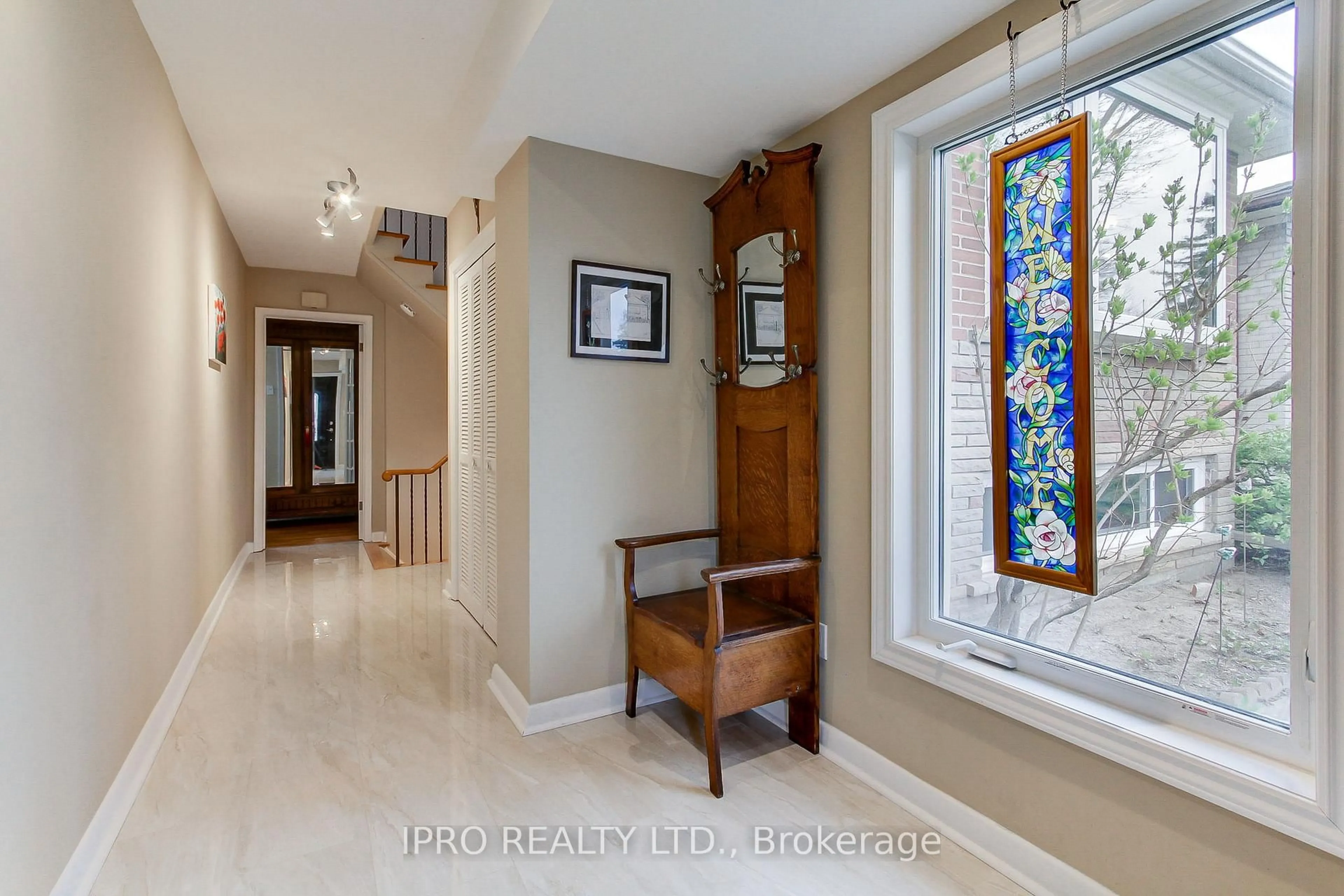 Indoor entryway for 9 Norby Cres, Toronto Ontario M9P 1L7