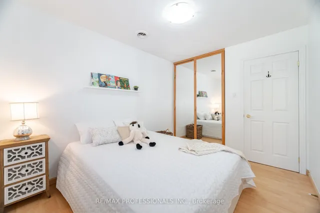 Additional image 21 of 582 Renforth Dr Unit 34