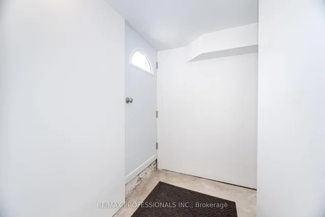 Additional image 10 of 582 Renforth Dr Unit 34