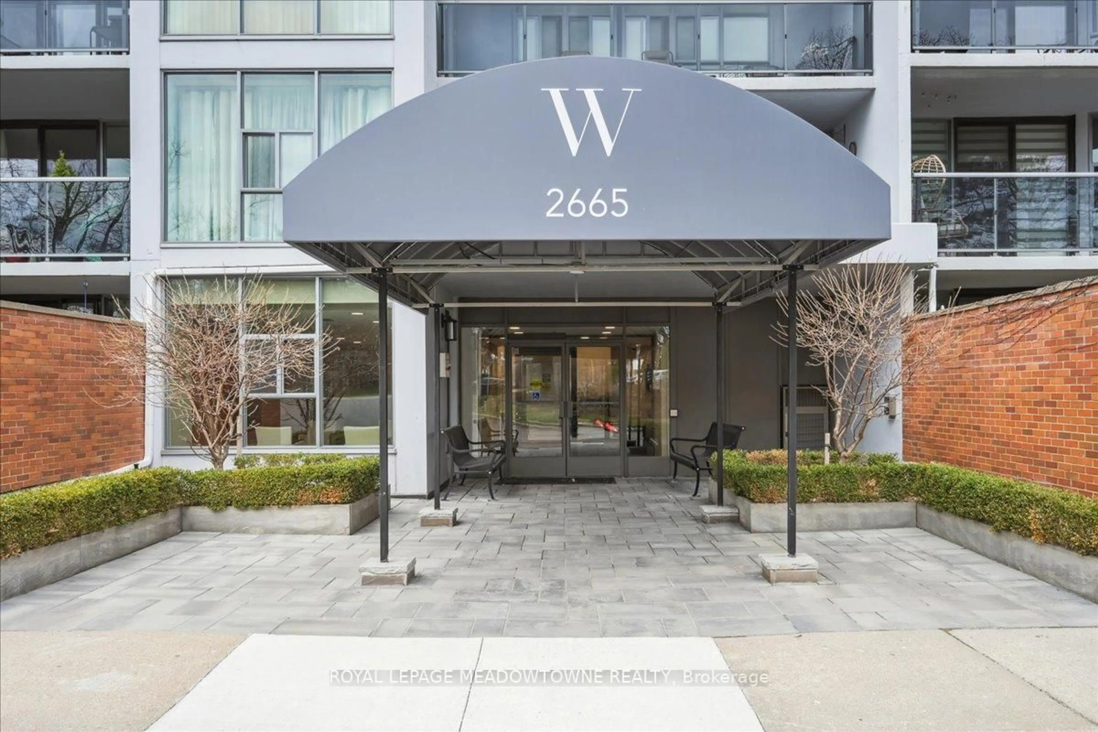 Indoor foyer for 2665 Windwood Dr #709, Mississauga Ontario L5N 2P2