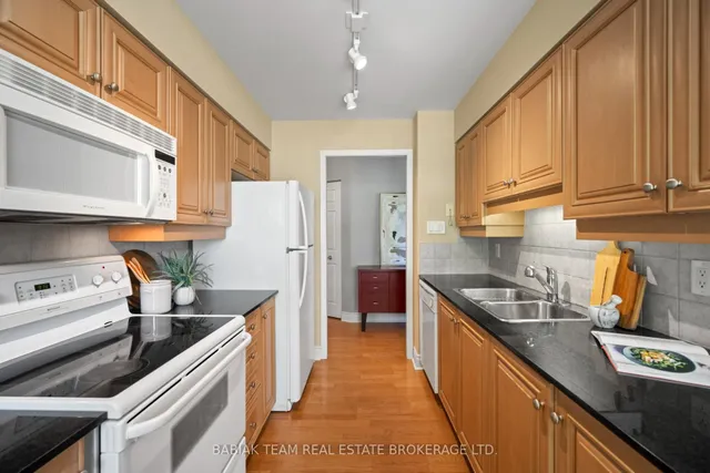 Additional image 21 of 2511 Bloor St Unit 304