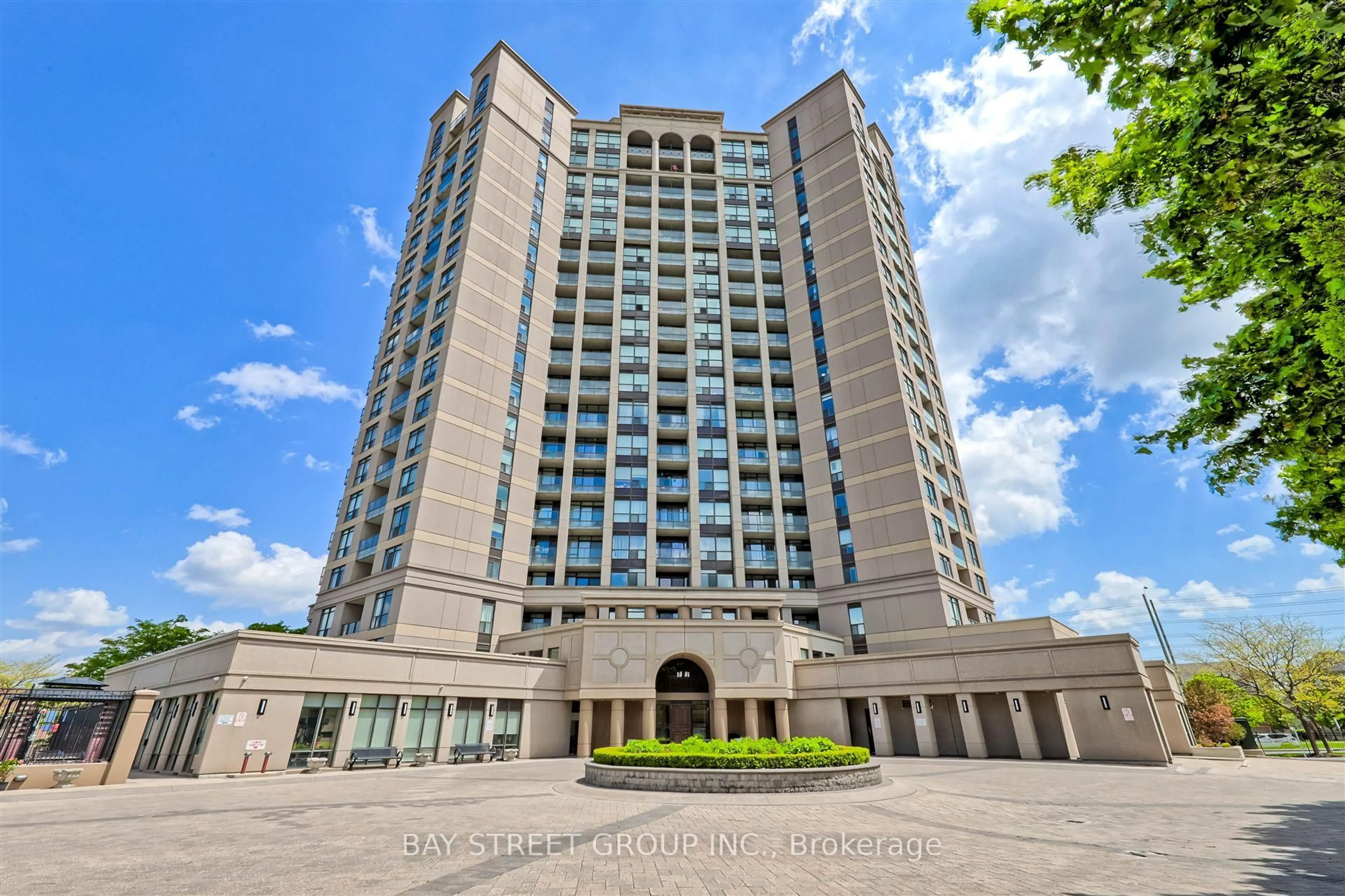 Indoor foyer for 220 Forum Dr #407, Mississauga Ontario L4Z 4K1