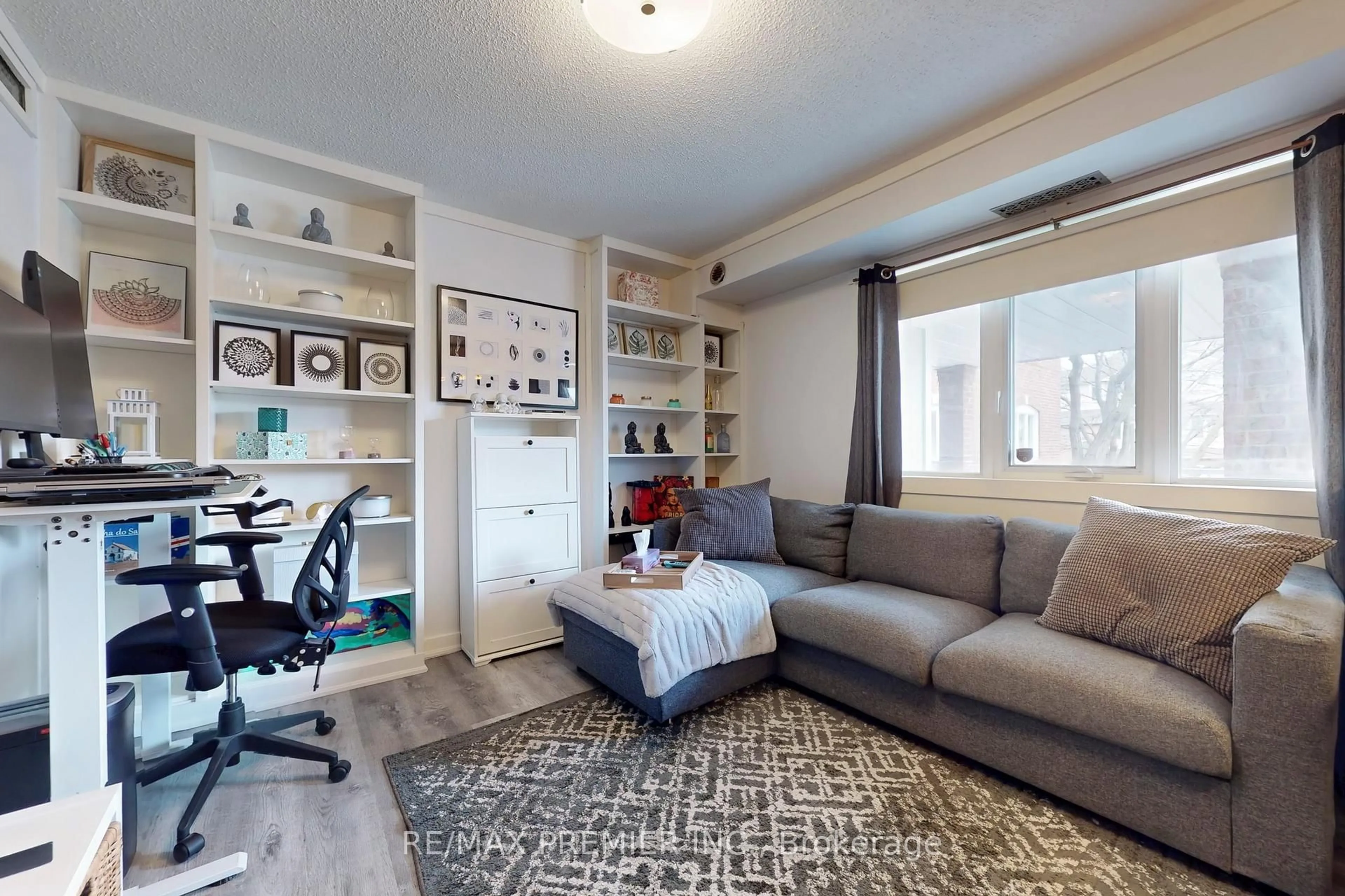 Living room with furniture, unknown for 119 Bristol Rd #34, Mississauga Ontario L4Z 3P6