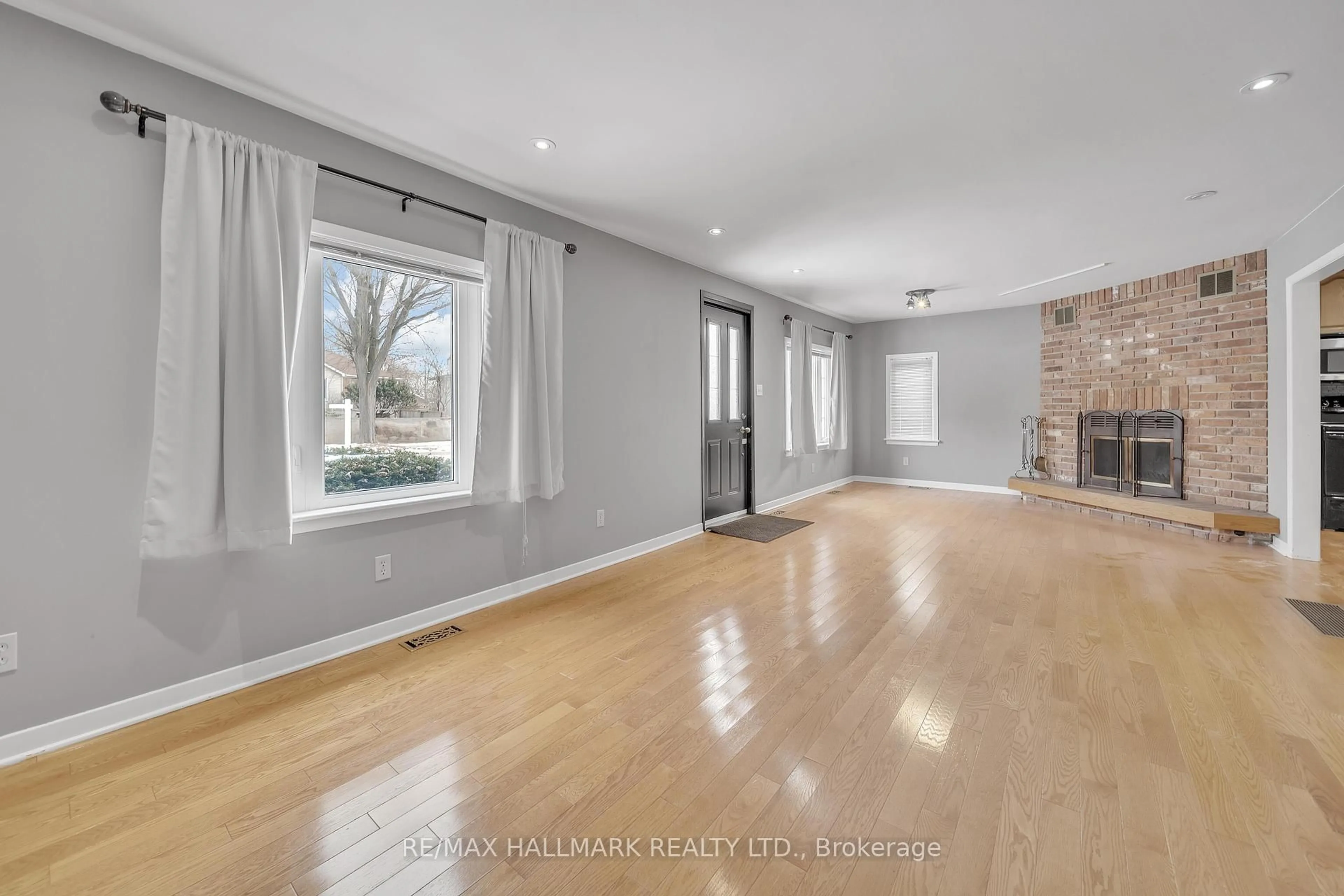 Unknown for 1400 Kenmuir Ave, Mississauga Ontario L5G 4B4