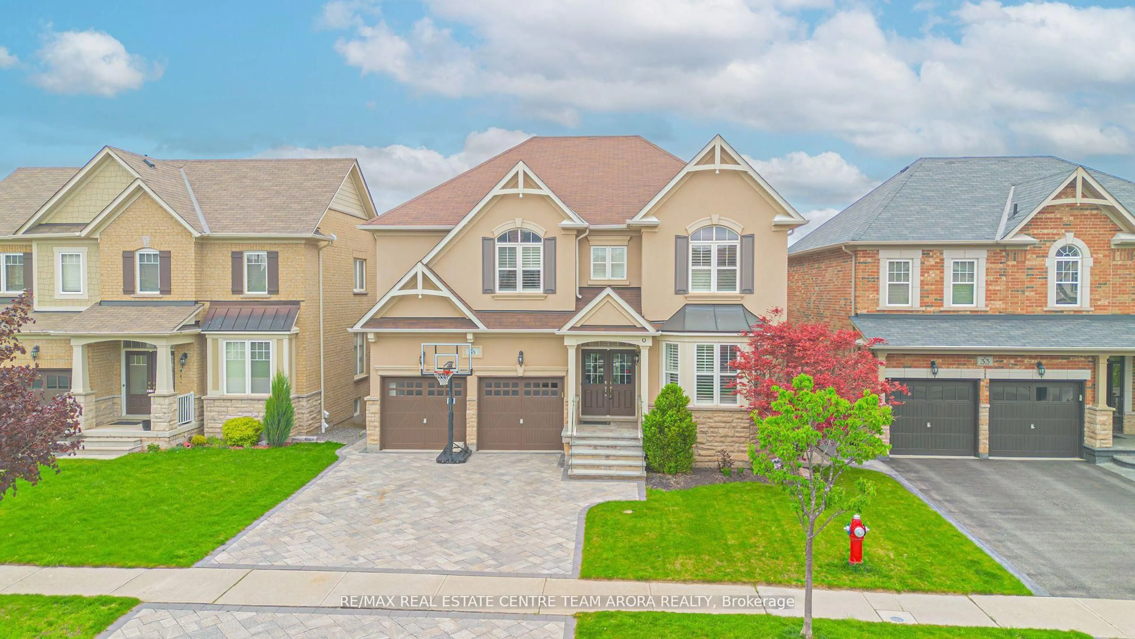 Home with brick exterior material, street for 35 Pathway Dr, Brampton Ontario L6X 0Z7