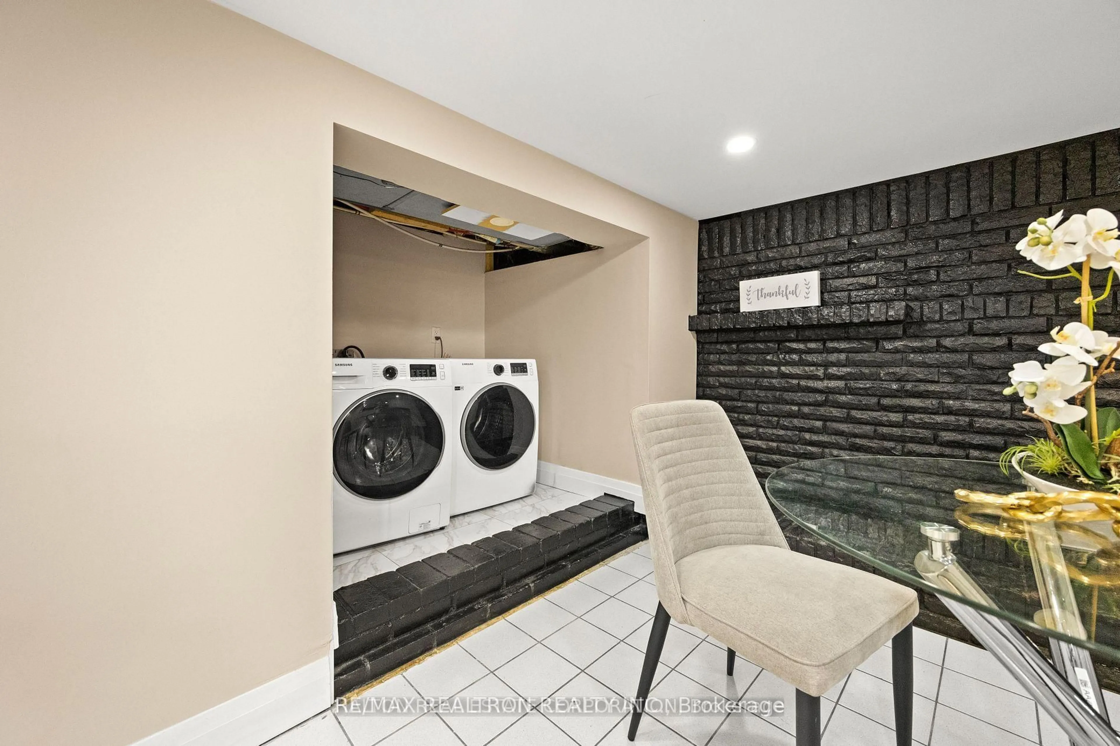 Laundry room for 78 Portland St, Toronto Ontario M8Y 1A7