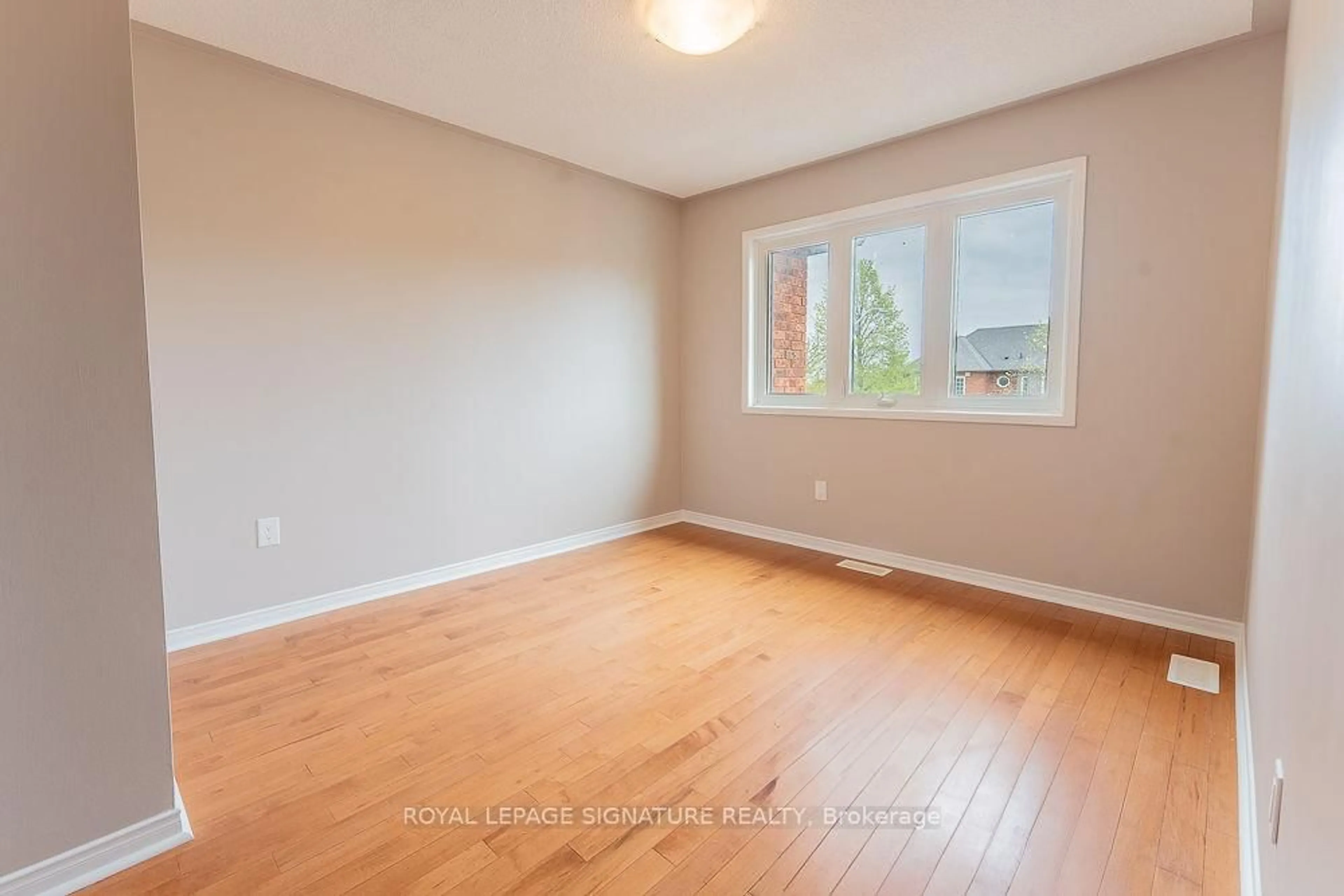 A pic of a room for 72 James Young Dr, Halton Hills Ontario L7G 5S5