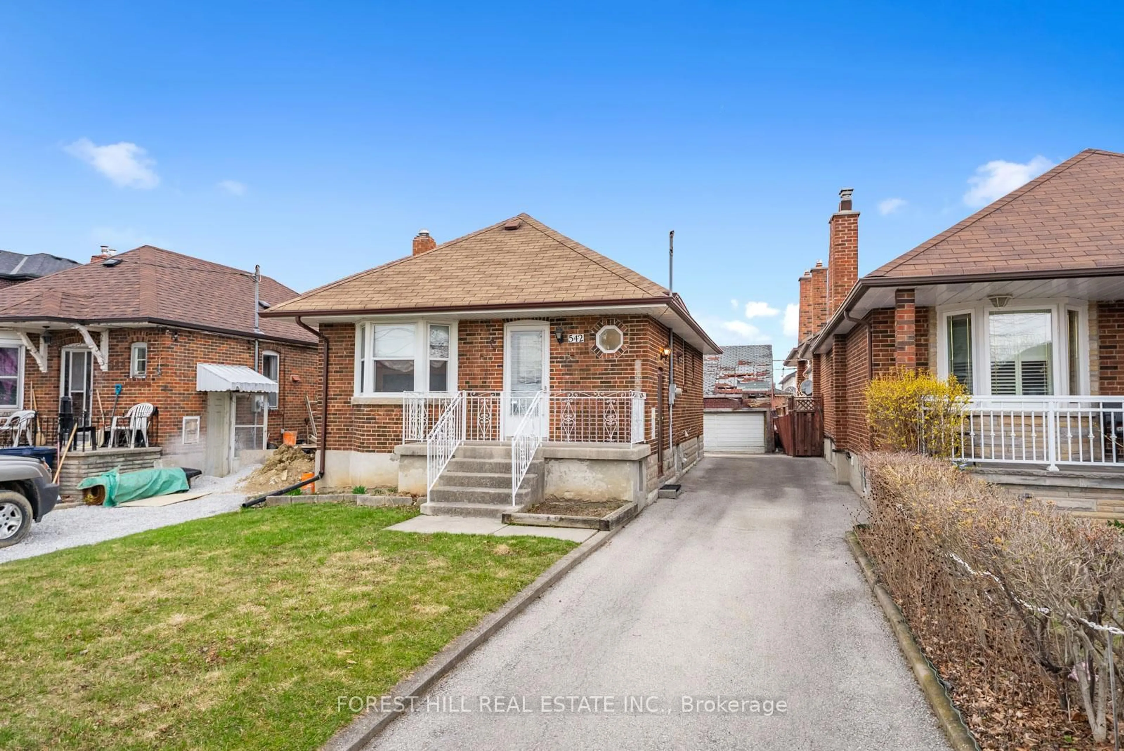 Home with brick exterior material, street for 542 Glen Park Ave, Toronto Ontario M6B 2G3