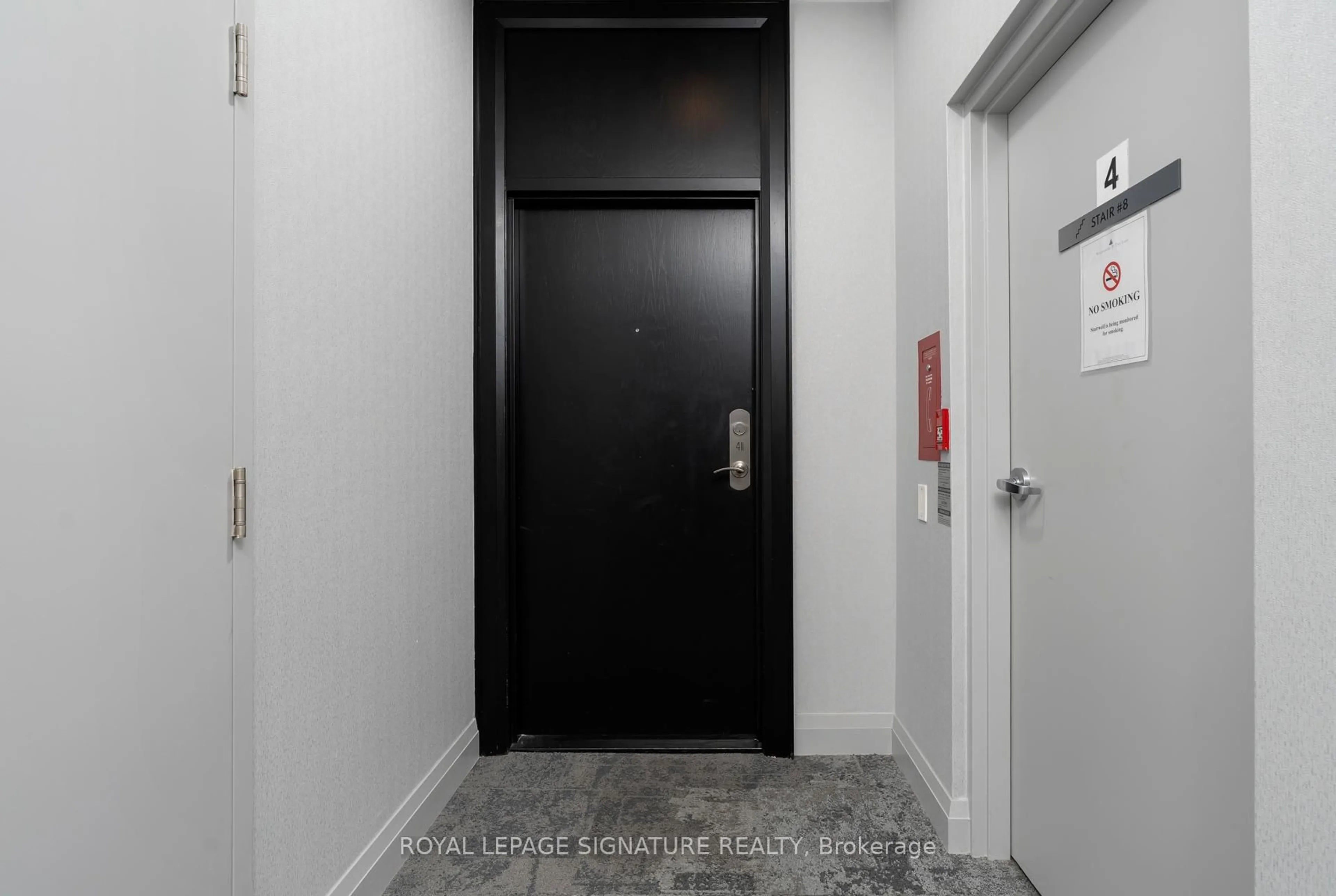 Indoor foyer for 15 Windermere Ave #411, Toronto Ontario M6S 5A2