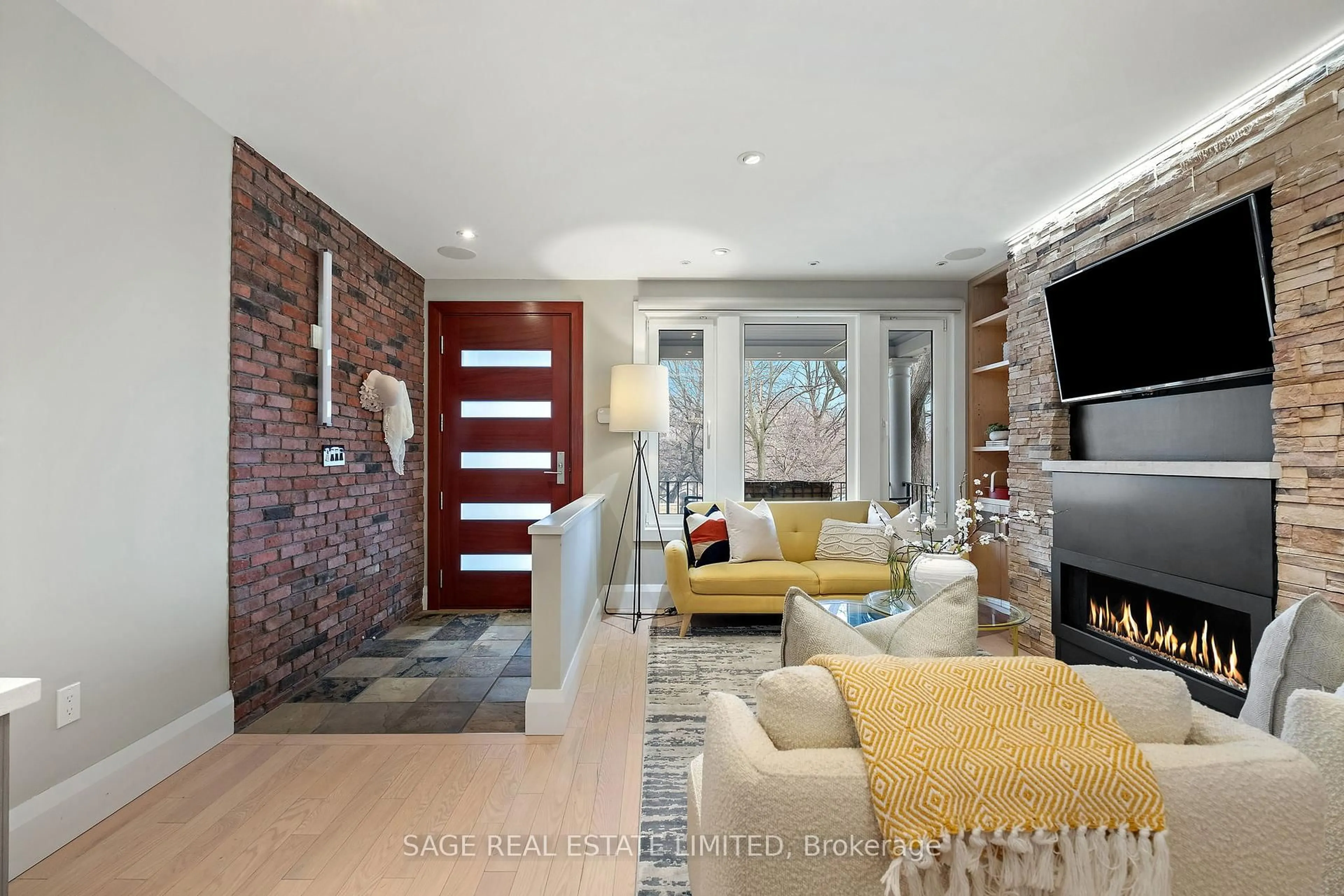 Unknown for 750 Crawford St, Toronto Ontario M6G 3K3