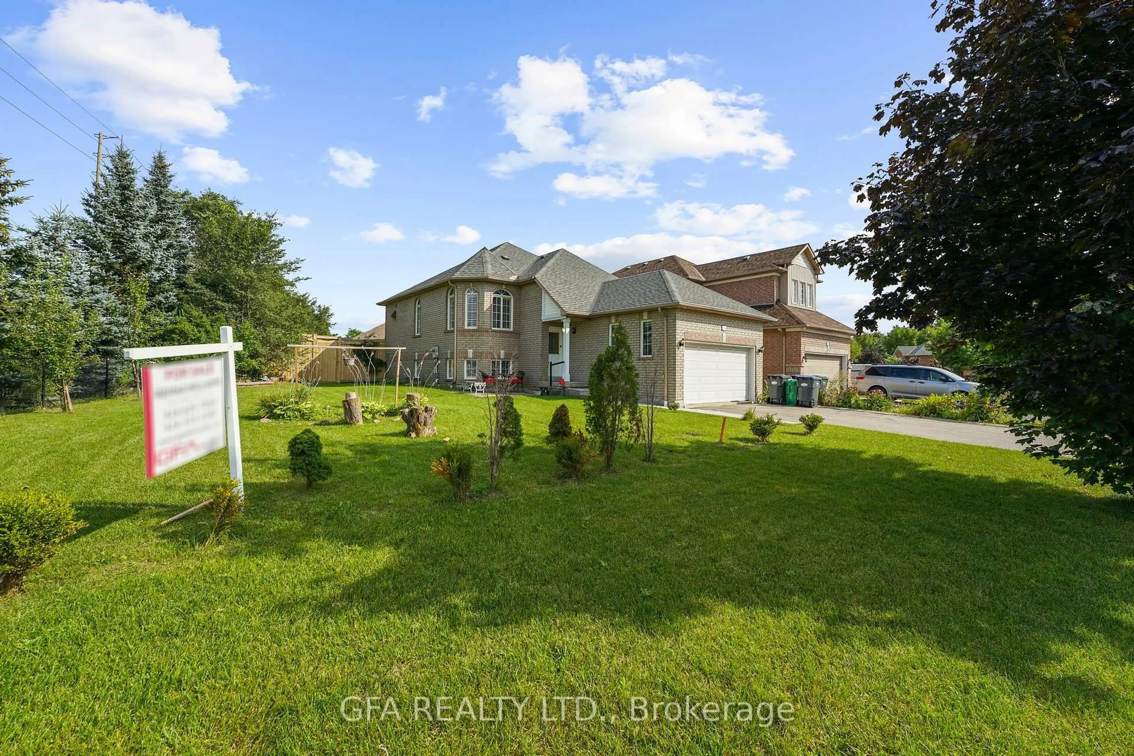 A pic from outside/outdoor area/front of a property/back of a property/a pic from drone, water/lake/river/ocean view for 7349 Zinnia Pl, Mississauga Ontario L5W 1K6