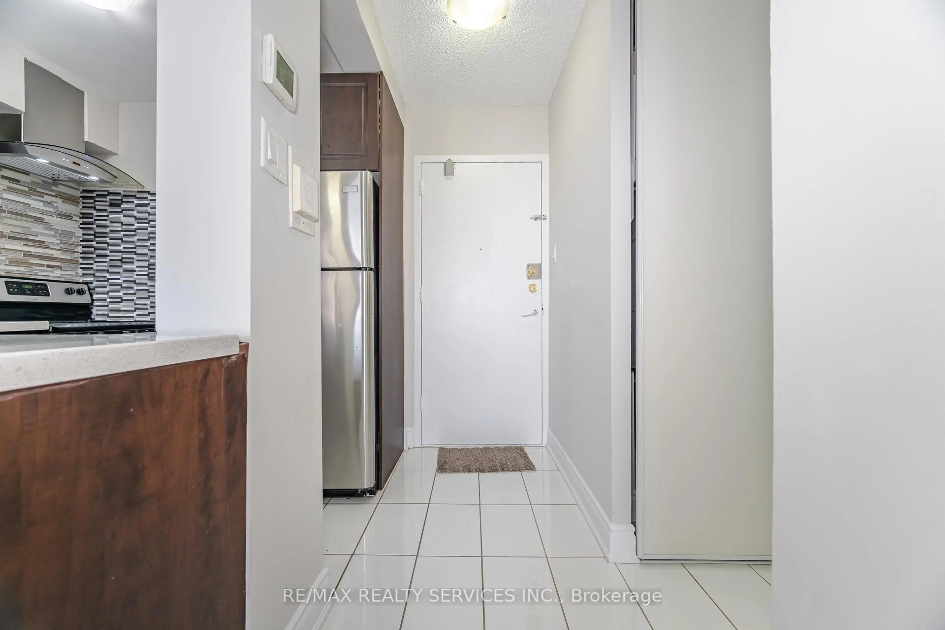 Unknown for 50 Lotherton Ptwy #412, Toronto Ontario M6B 2G7