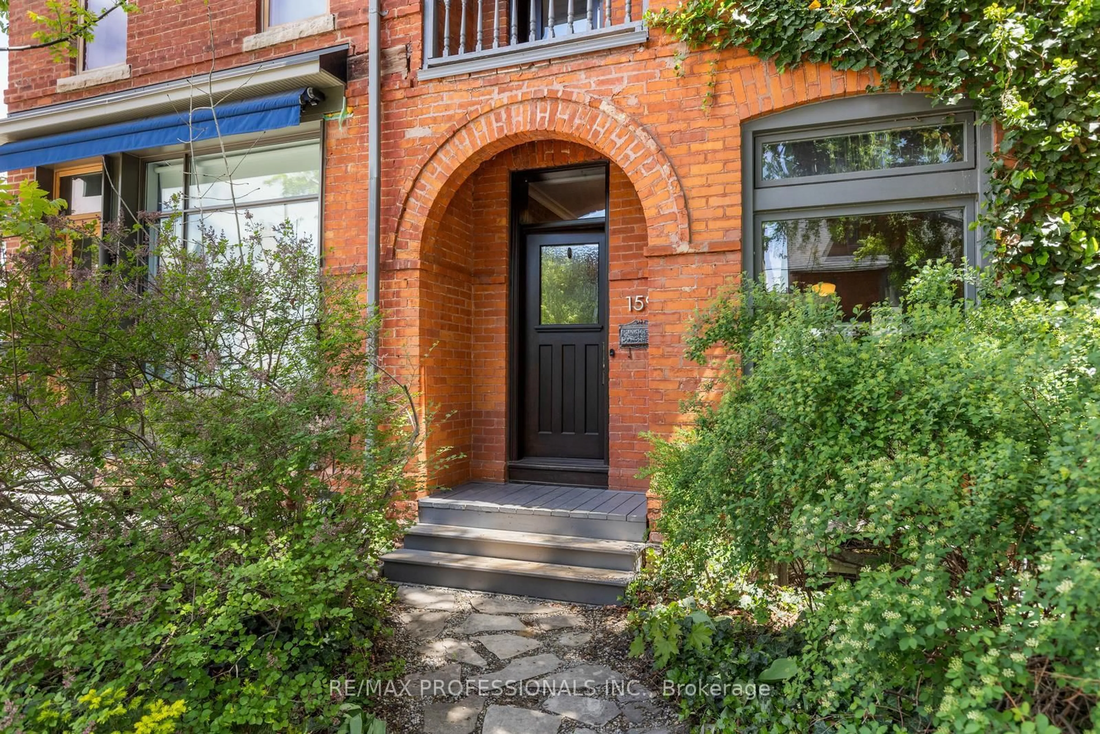 Home with brick exterior material, street for 159 Sorauren Ave, Toronto Ontario M6R 2E6