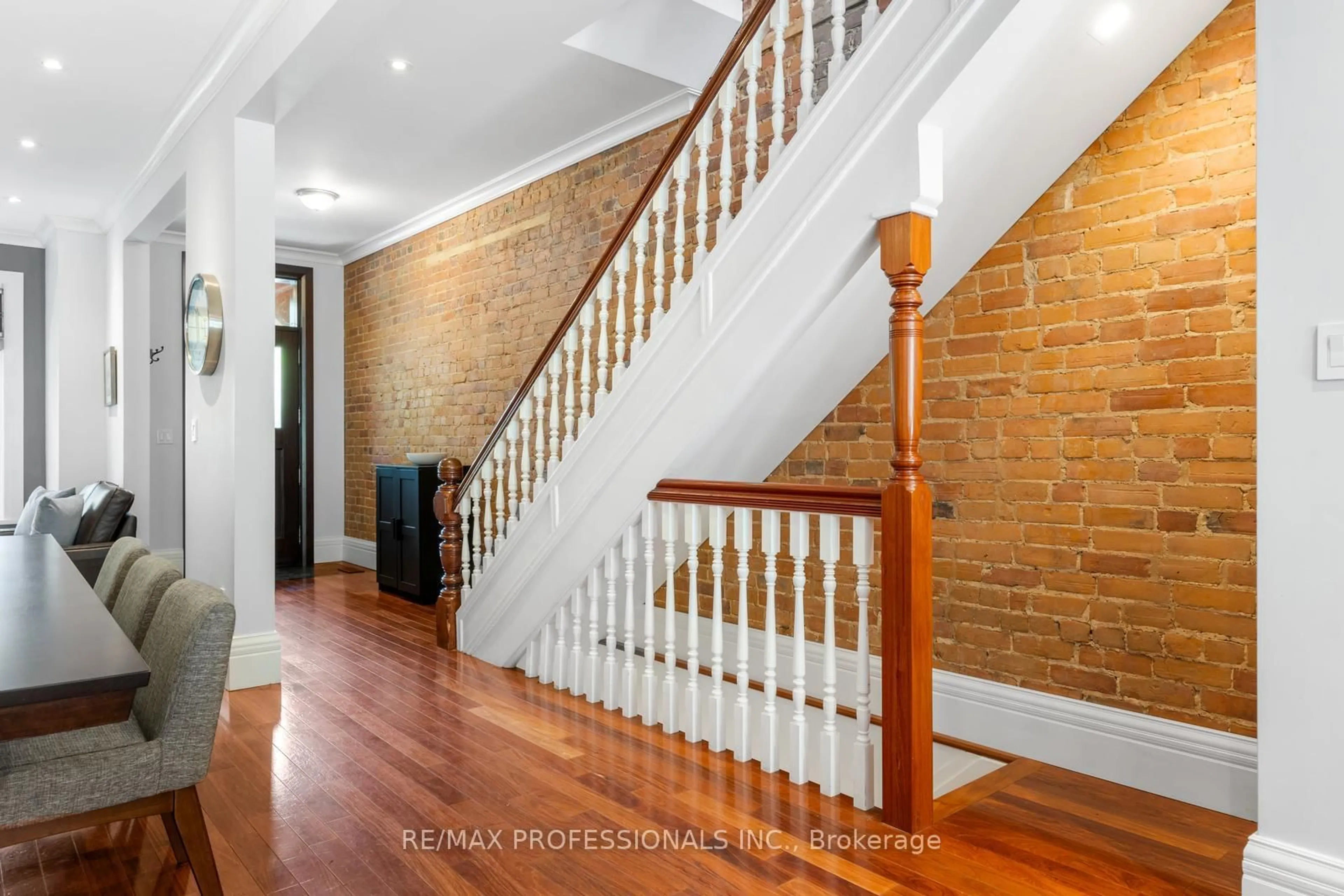Unknown for 159 Sorauren Ave, Toronto Ontario M6R 2E6