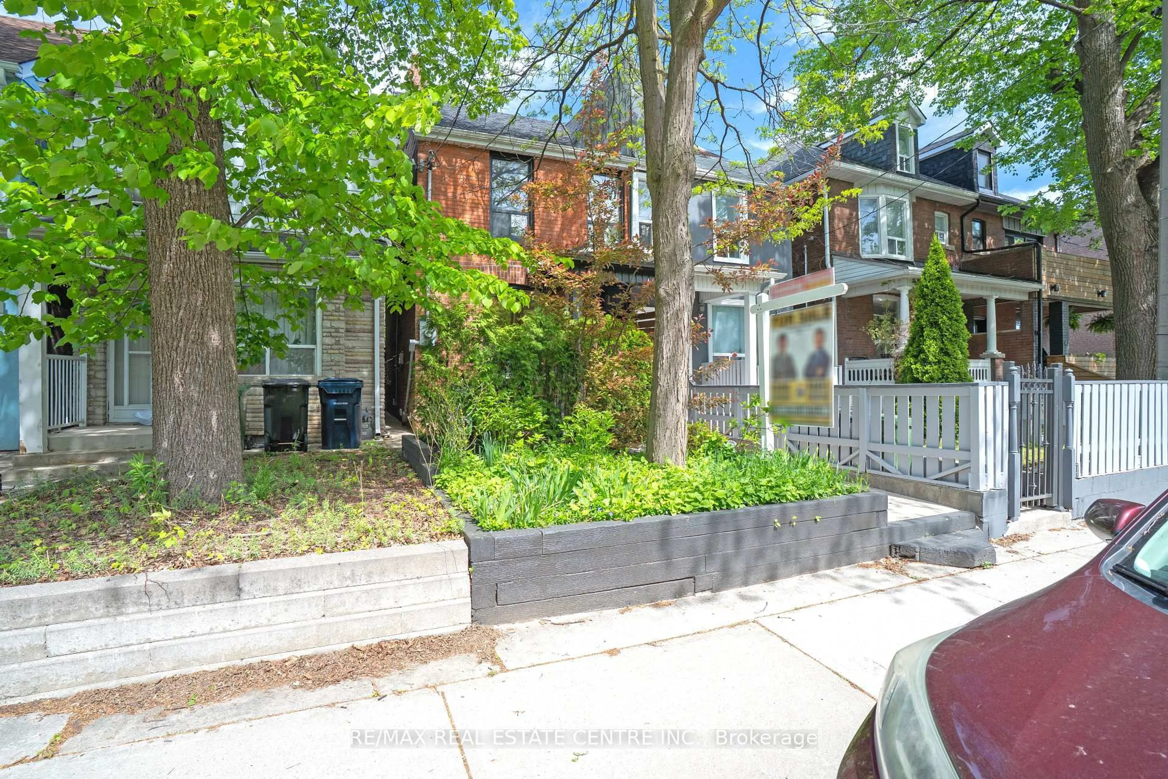 Patio, street for 49 Osler St, Toronto Ontario M6P 4A1