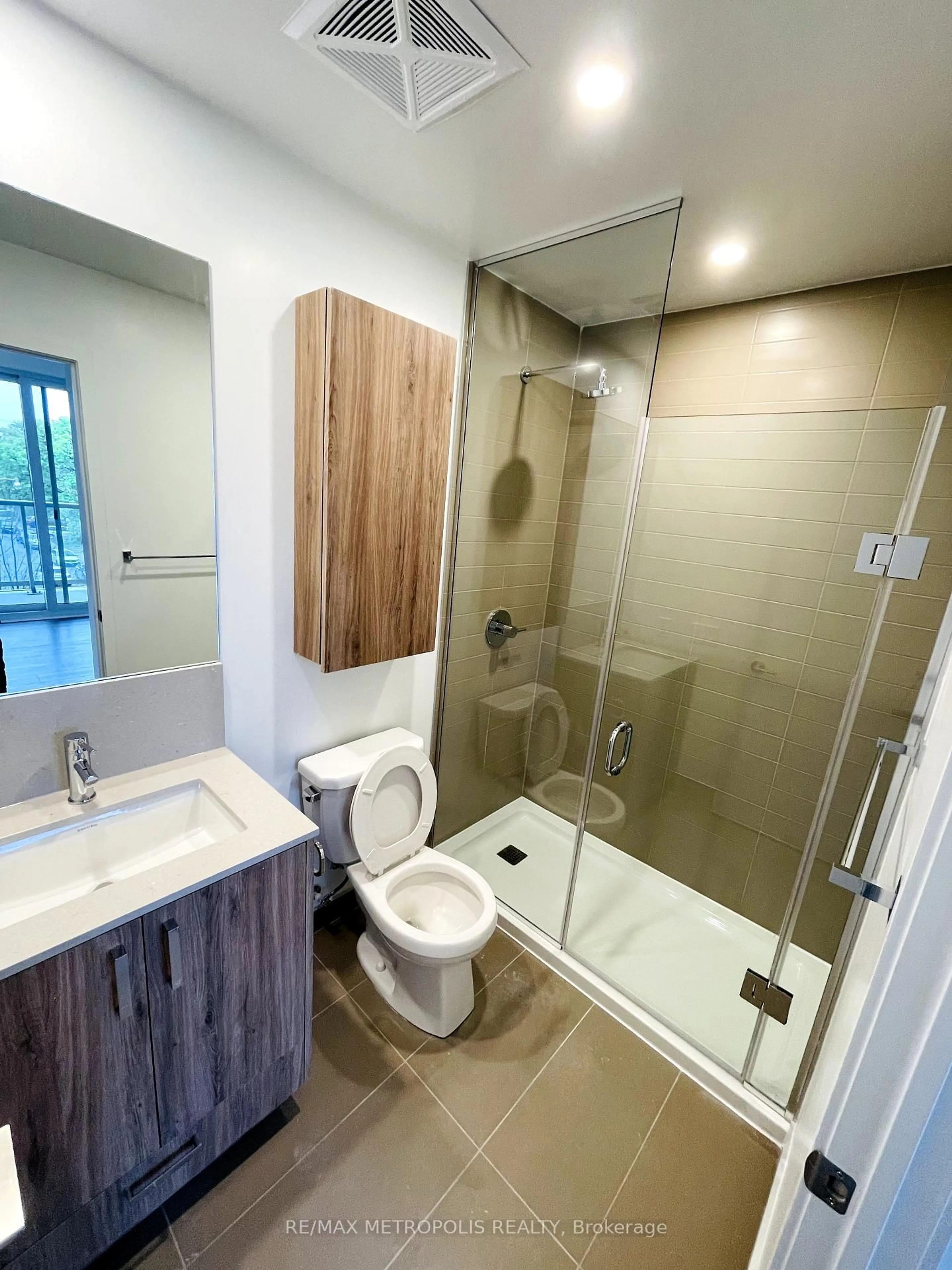 Standard bathroom, unknown for 1787 St Clair Ave #325, Toronto Ontario M6N 0B7