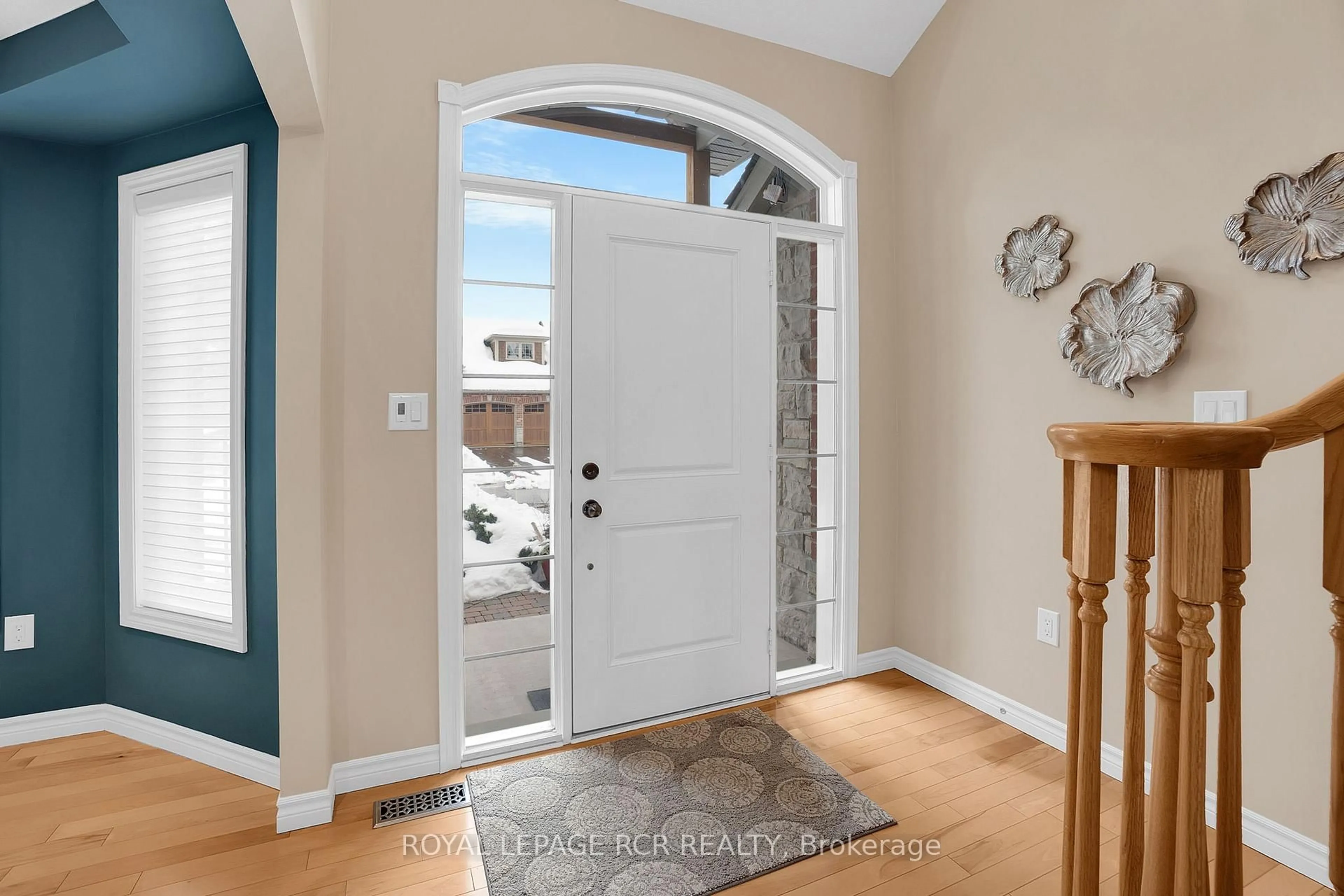 Indoor entryway for 16 Zimmerman Dr #1, Caledon Ontario L7E 4C2
