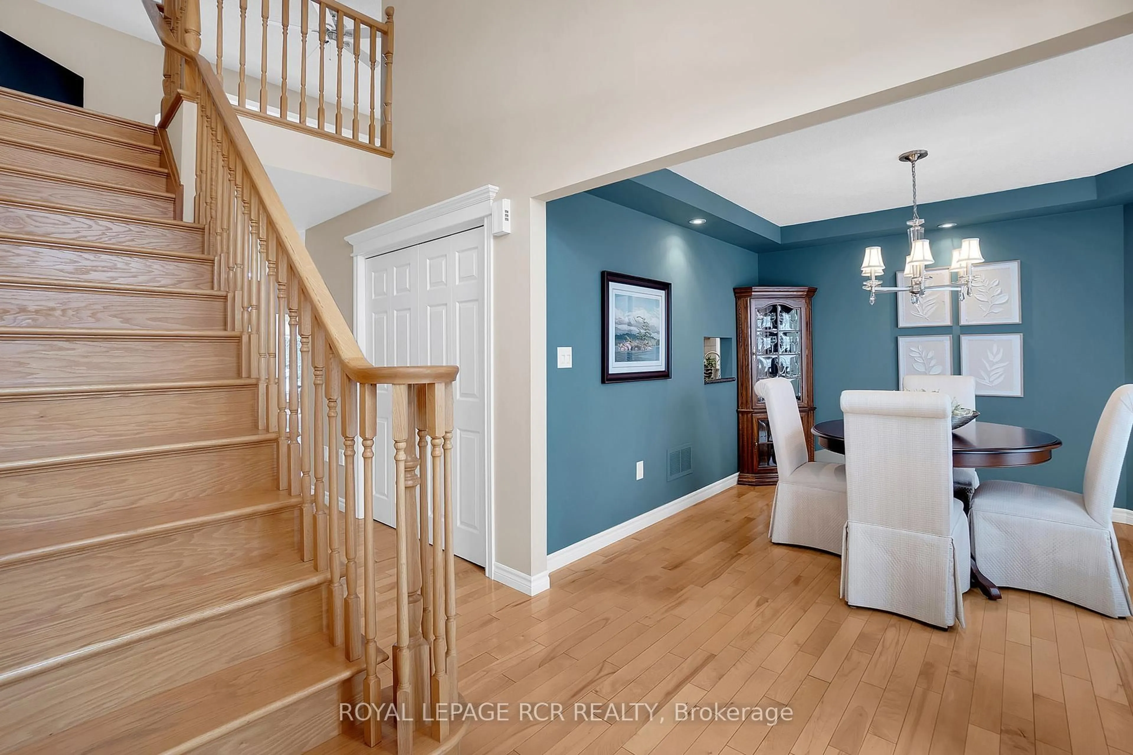 Indoor entryway for 16 Zimmerman Dr #1, Caledon Ontario L7E 4C2