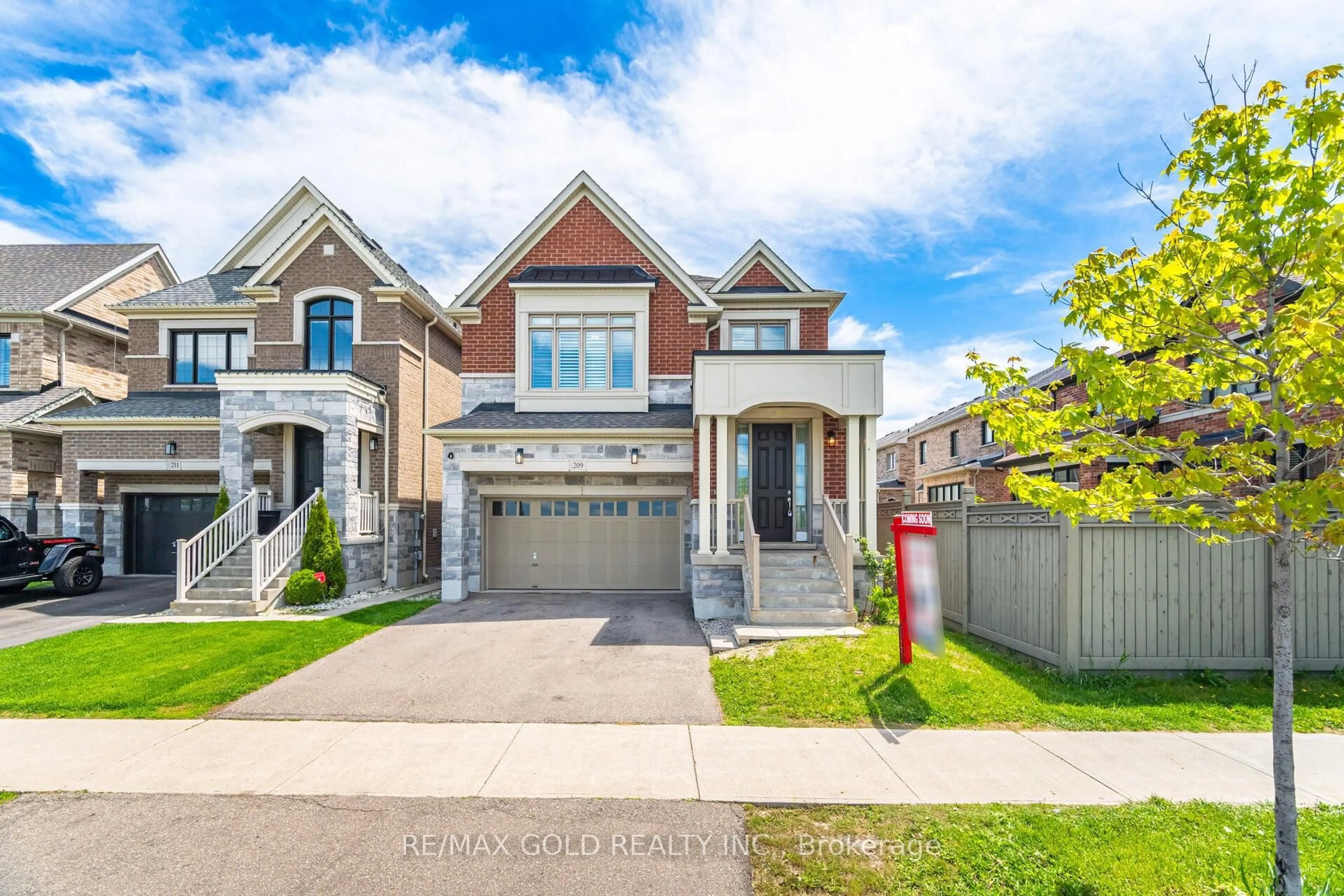 Home with brick exterior material, street for 209 Castle Oaks Crossing N/A, Brampton Ontario L6P 3X3