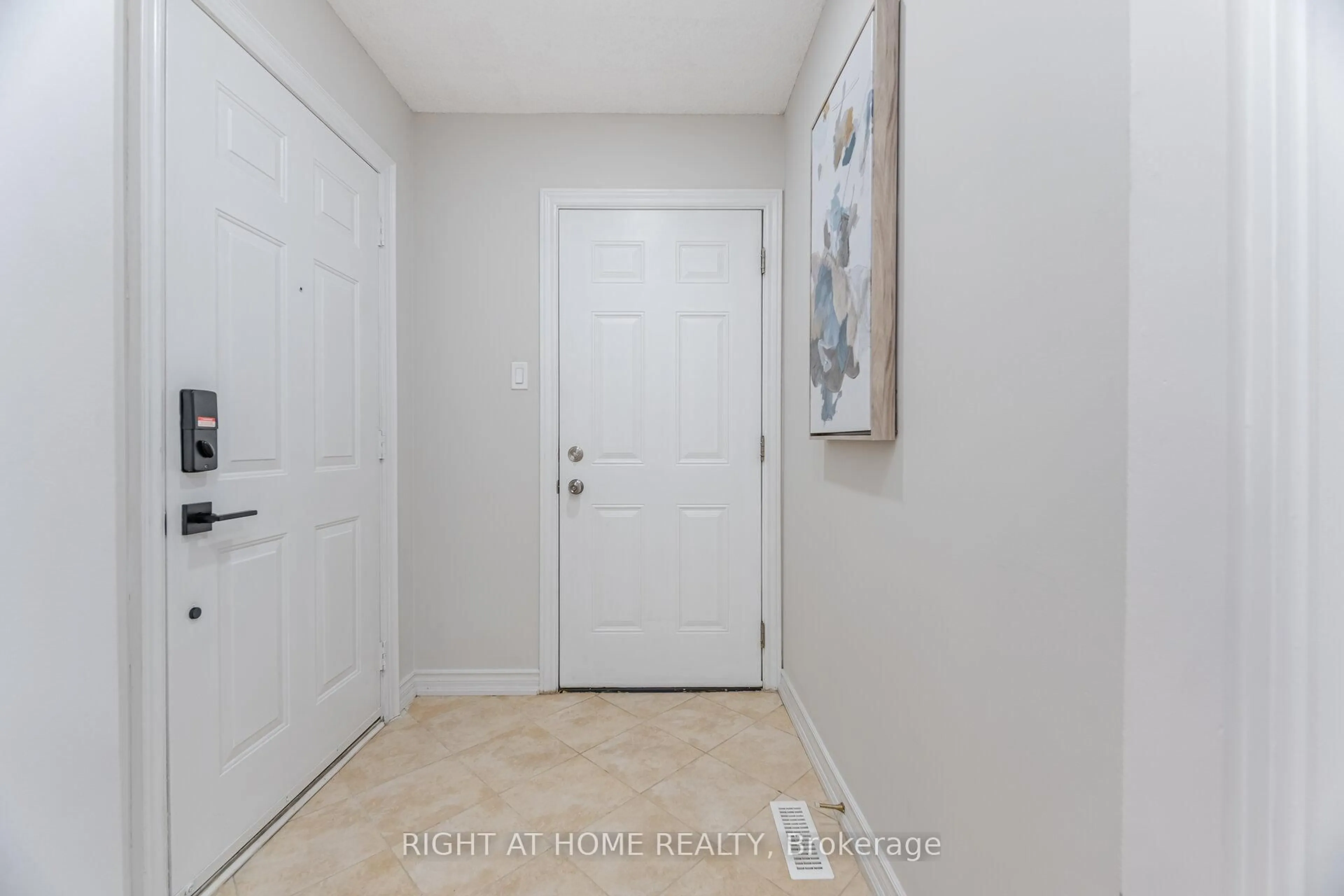Indoor entryway for 3600 Colonial Dr #98, Mississauga Ontario L5L 5P5